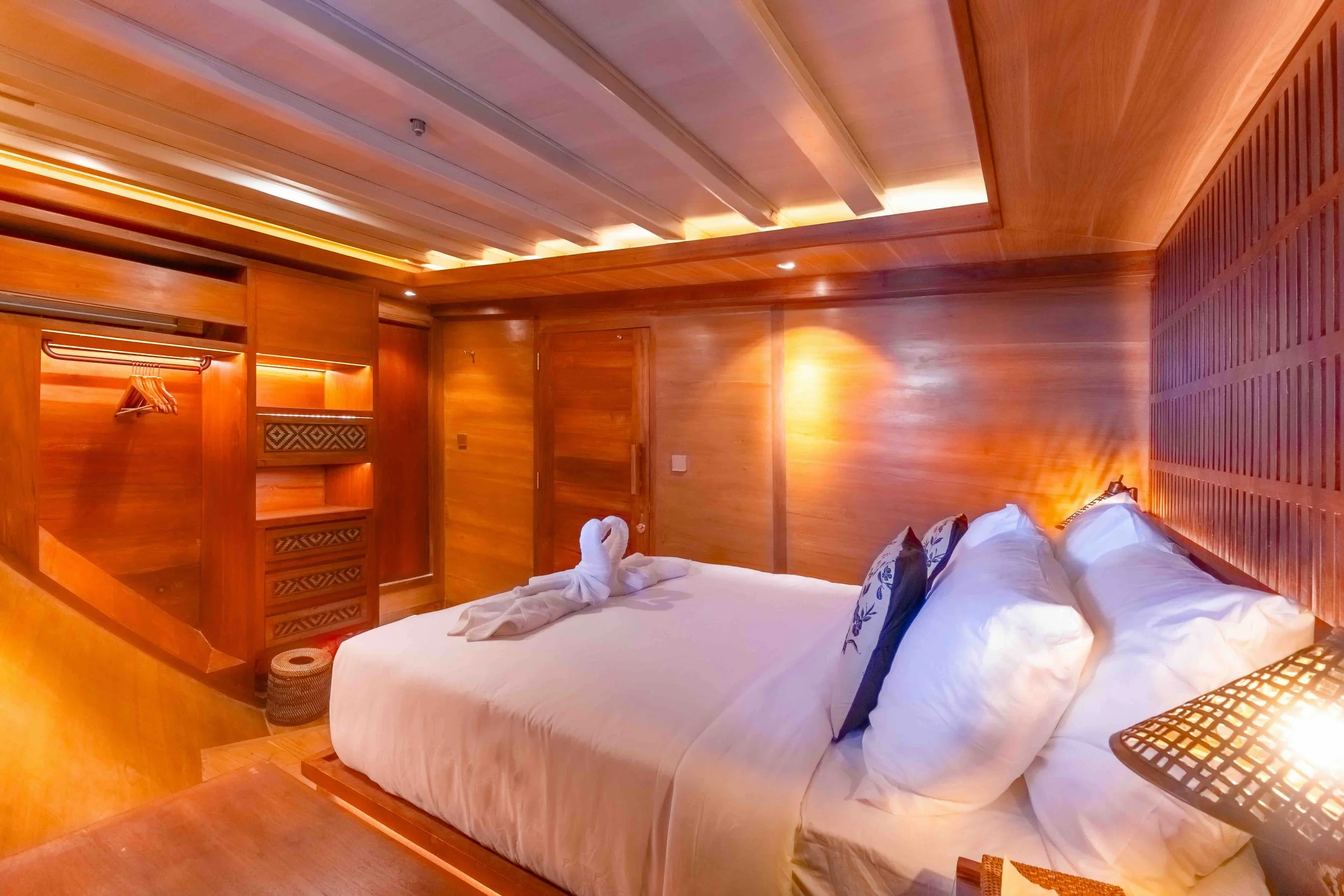 cabin 1 lower deck.jpeg