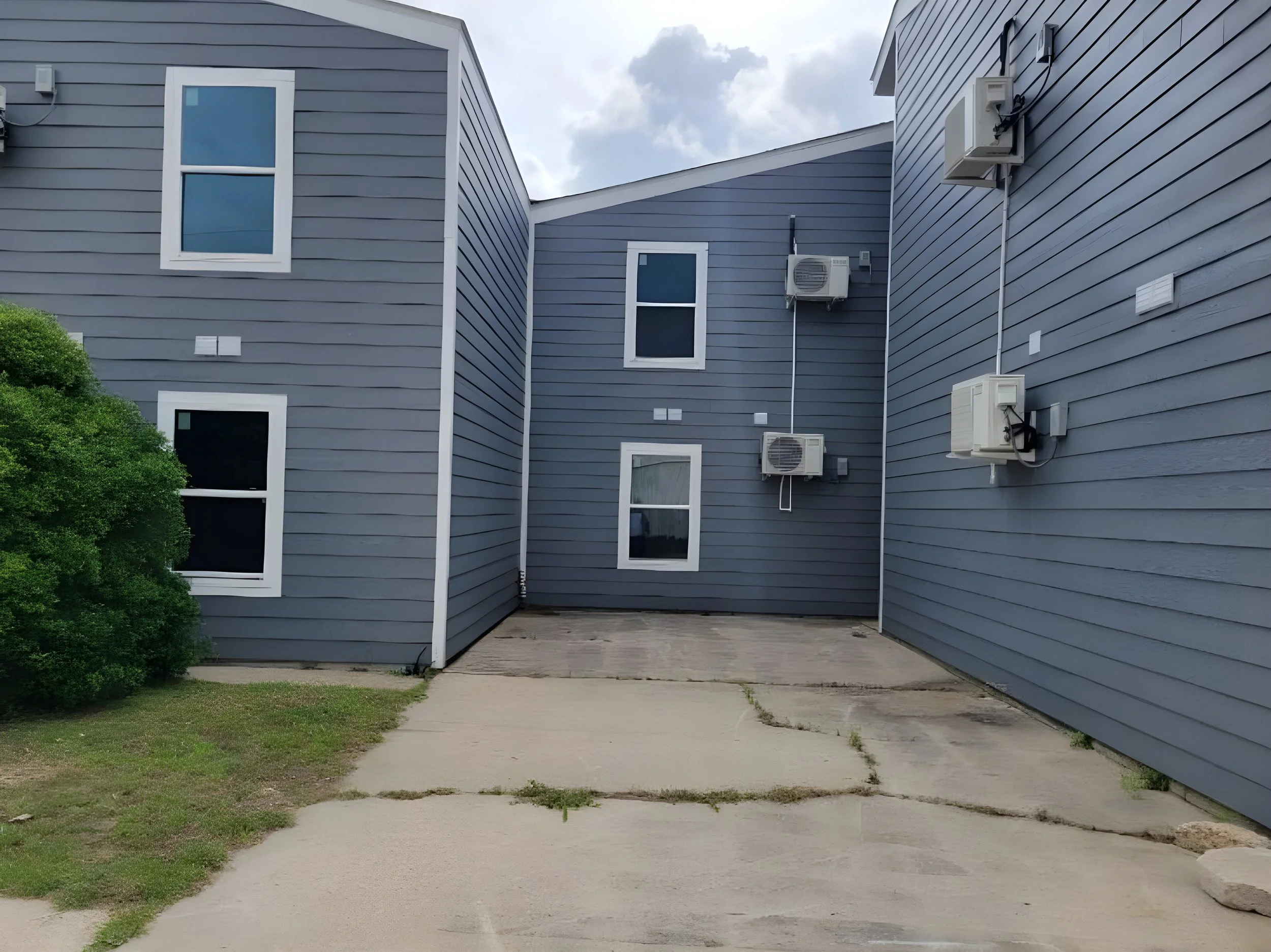 4340 auburn ext 4.png