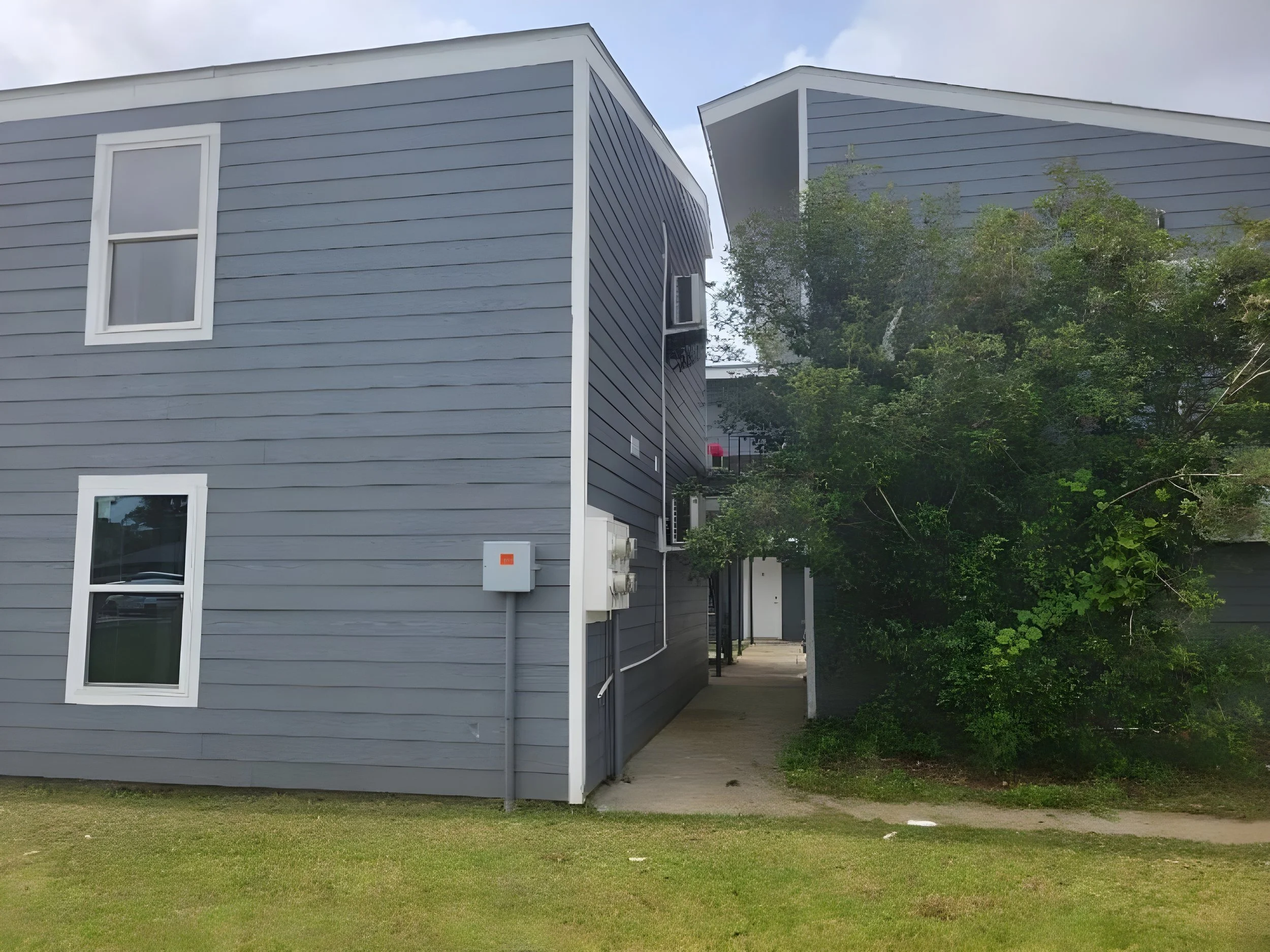 4340 auburn ext 5.png