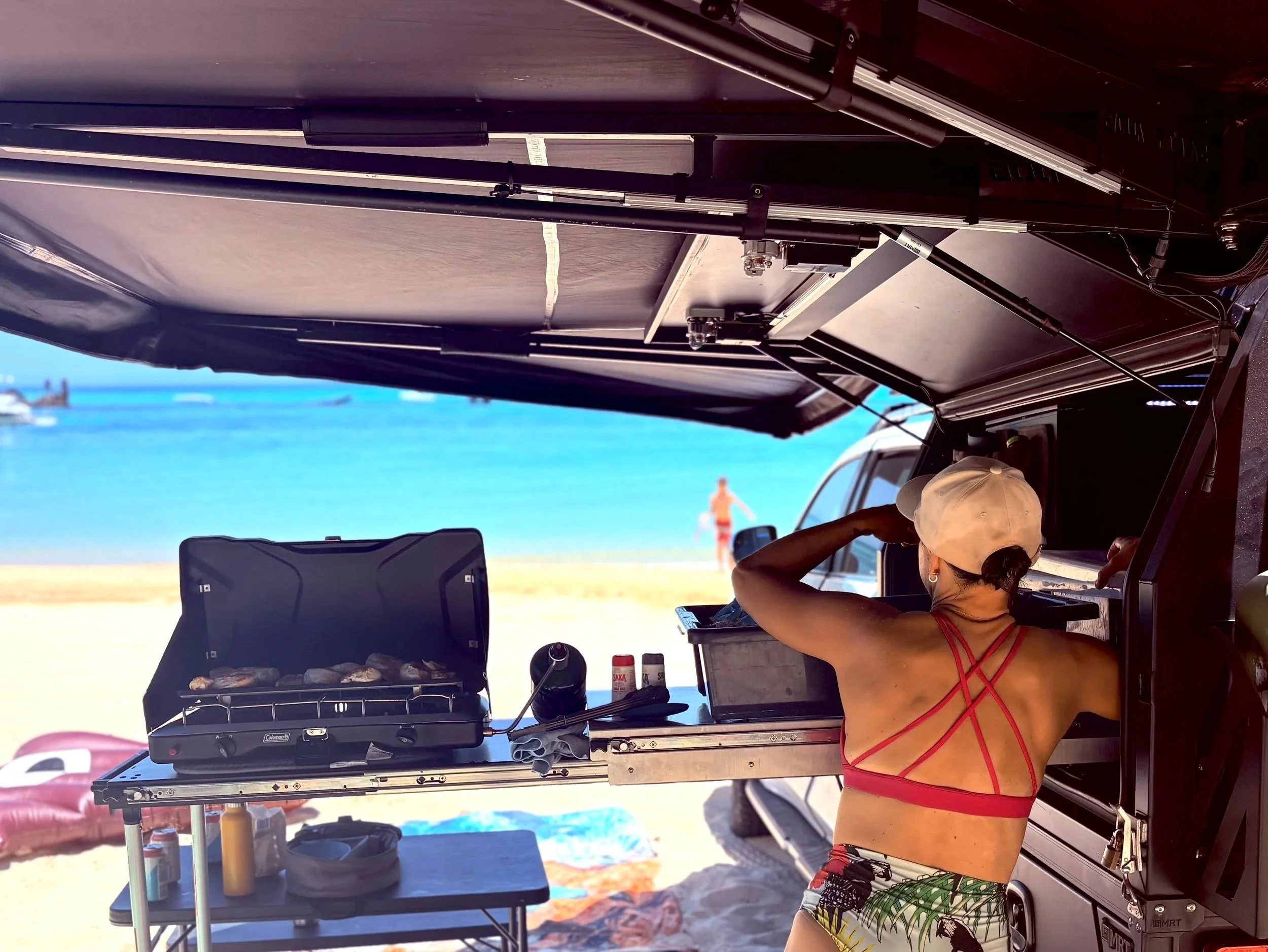 Vamuz 4x4 camper at the beach