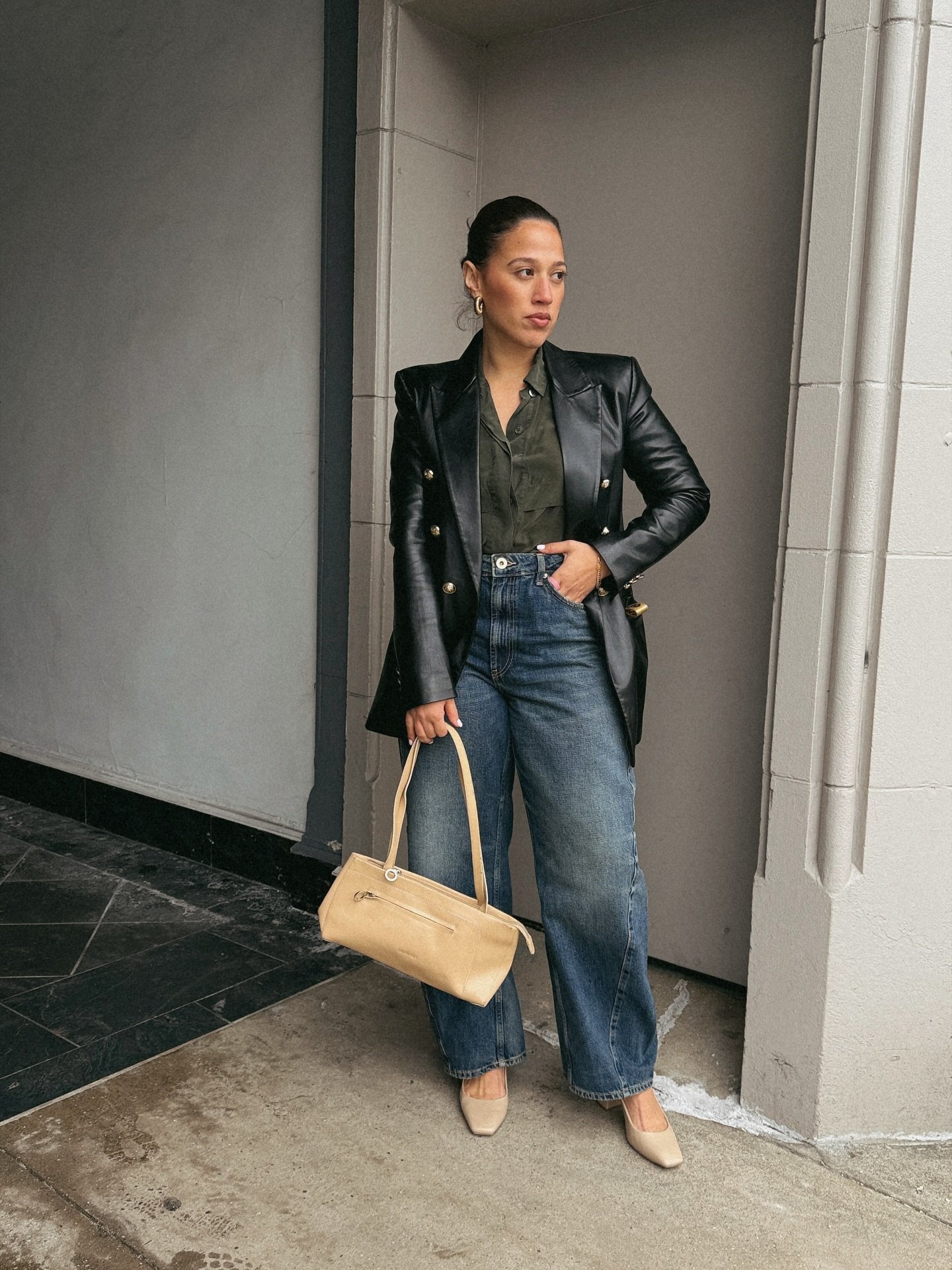 El fit que me puso hace una semana y media 🫣 #latinacontentcreator #fashionmidsize #jeansmidsize #femeninestyle