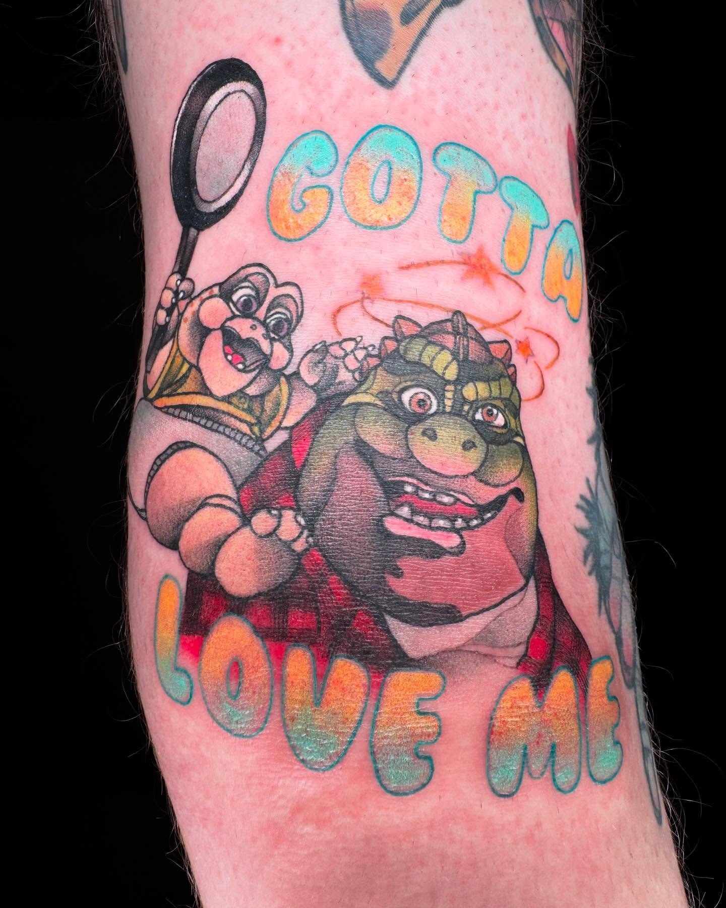 🦖 DINOSAURS 🦕
Right in the knee “ditch” for @chrisislegend so fun to relive all the nostalgia from this Jim Henson classic. I’m now booking March in both L.A. and Eugene. Let’s bring your favorite fandom to life.
.
.
.
.
.
