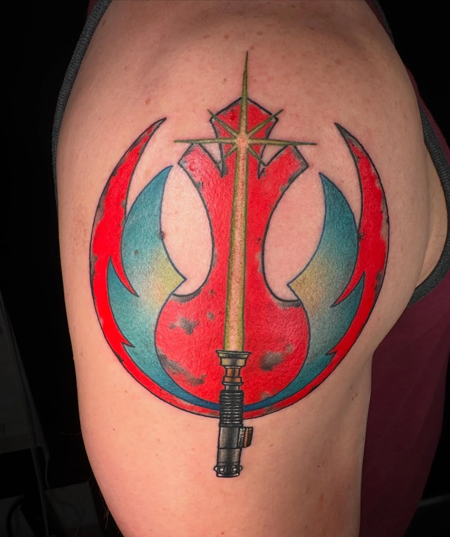 If ever there were a time to be a Rebel, this is it. Huge thanks to @nick_codename_fulcrum for letting me tattoo this on him! We brought some balance to the Force and positioned this to match his LOTR tattoo I did on his other shoulder. We just got t