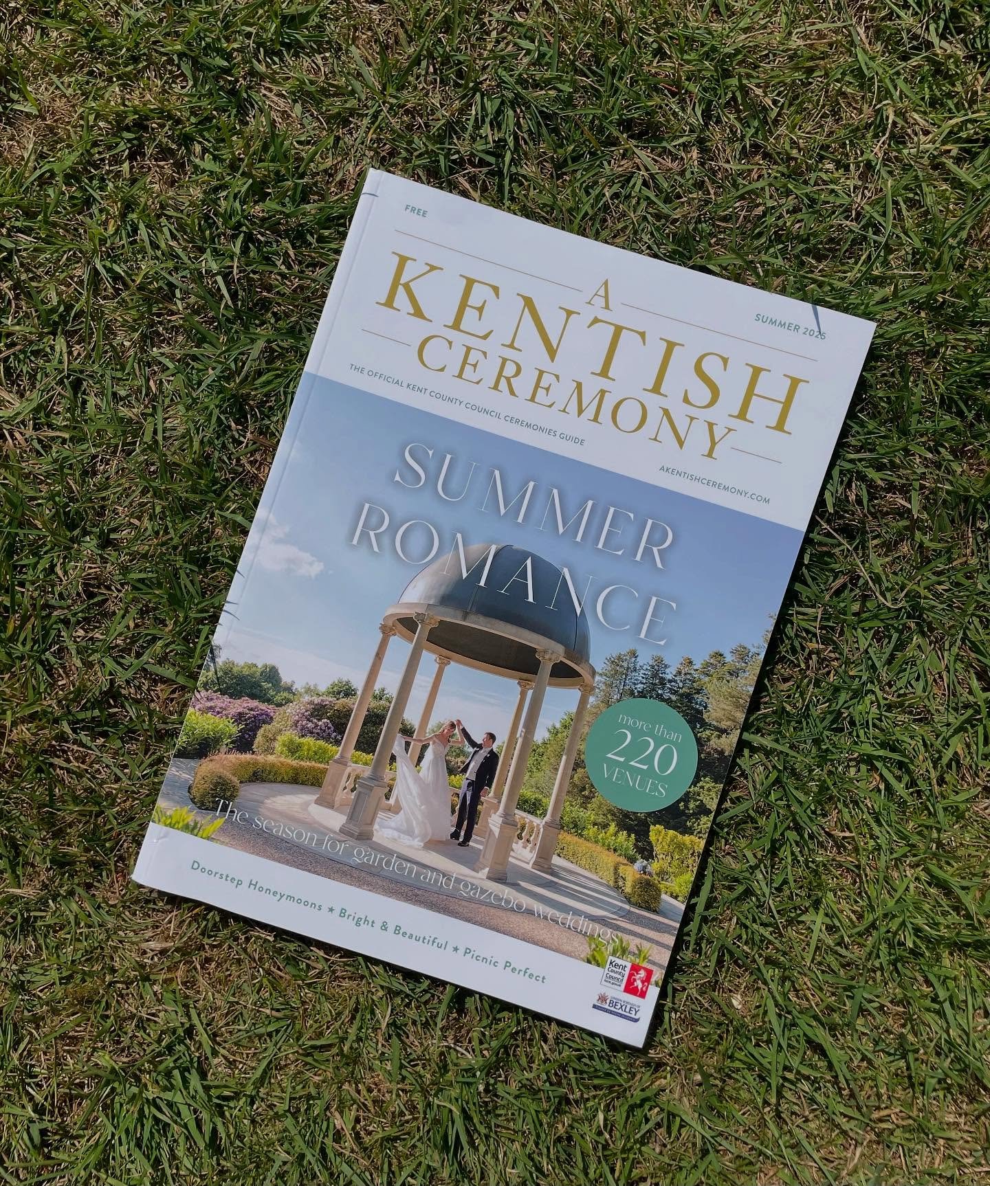 The Summer Issue of @a_kentish_ceremony arrived through my door this morning. 

A Pastel wonderland 

Had such a fun day being creative with such an incredible team. 

Venue - @jacksbarnkent
Photographer - @laurenmooreimagery
Content Creator - @conte