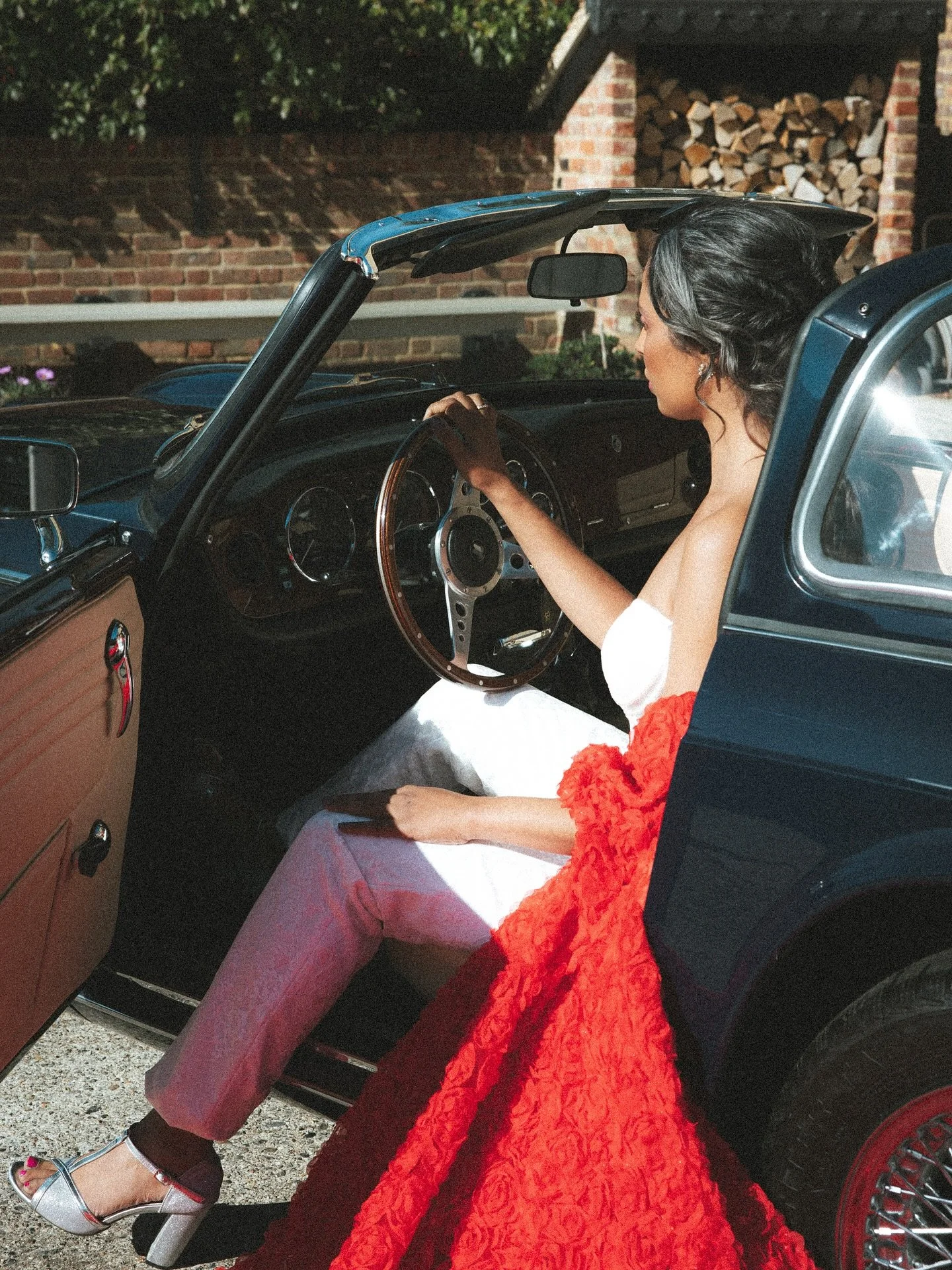 Something very exciting for all my current and future couples! 

I&rsquo;ve been working on a brand-new editing style that brings a nostalgic, film-inspired vibe to your photos 
Think dreamy tones, soft grain, and that timeless aesthetic &mdash; all 