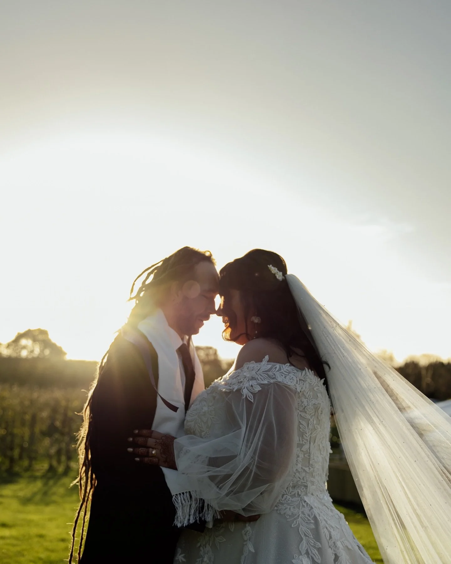 My final wedding of November 
 Huge congratulations to Kelly and Joey on their beautiful day at @thebarnyardkent 
 Kelly looked absolutely stunning in her dress from @kiss_the_bride_kent and her hair &amp; makeup by @hairandmakeupbyzara 

Wishing you