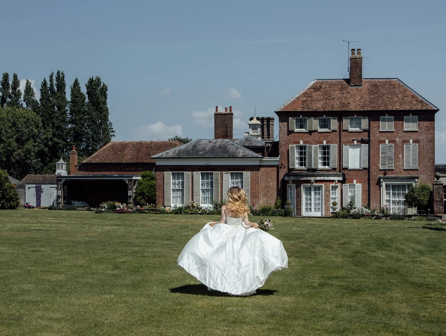 Bring back the gorgeous sunshine and the running in grass without getting our shoes muddy and our dresses dirty 

Throw back to last summer 

Venue @kenningtonhallevents 
Dress @beths_bridal 
Bride @bethrosemodel 
Hair @hair_by_tel 
Make up @kerryann