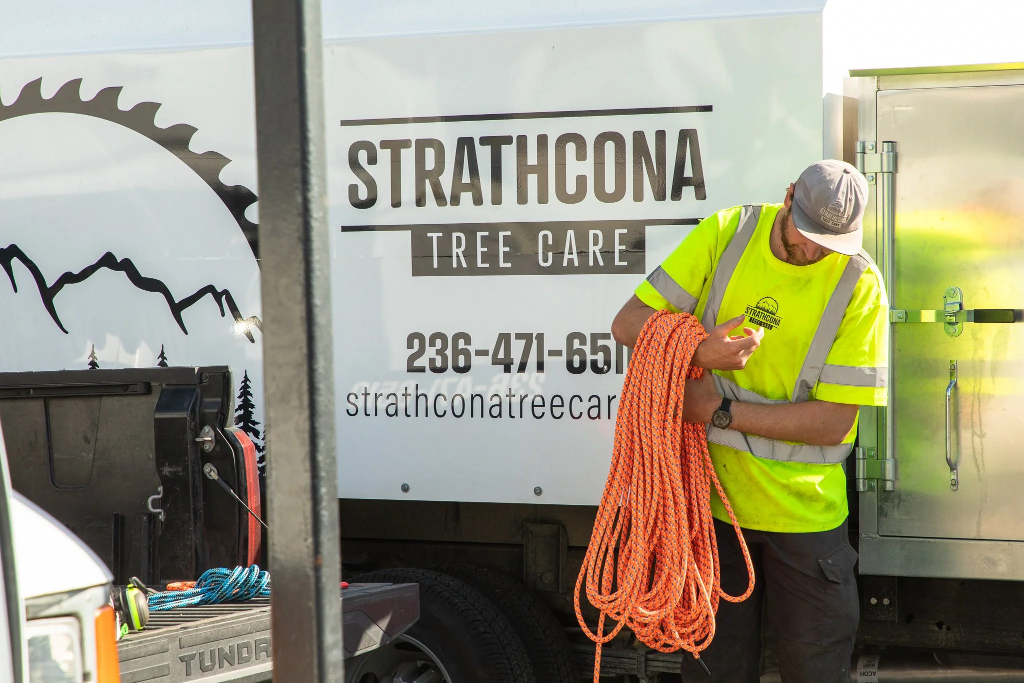 ISA Certified Arborist -  Ropes & Safety Equipment - Vancouver Island - British Columbia - Strathcona Tree Care - Bucket Truck Safety Equipment