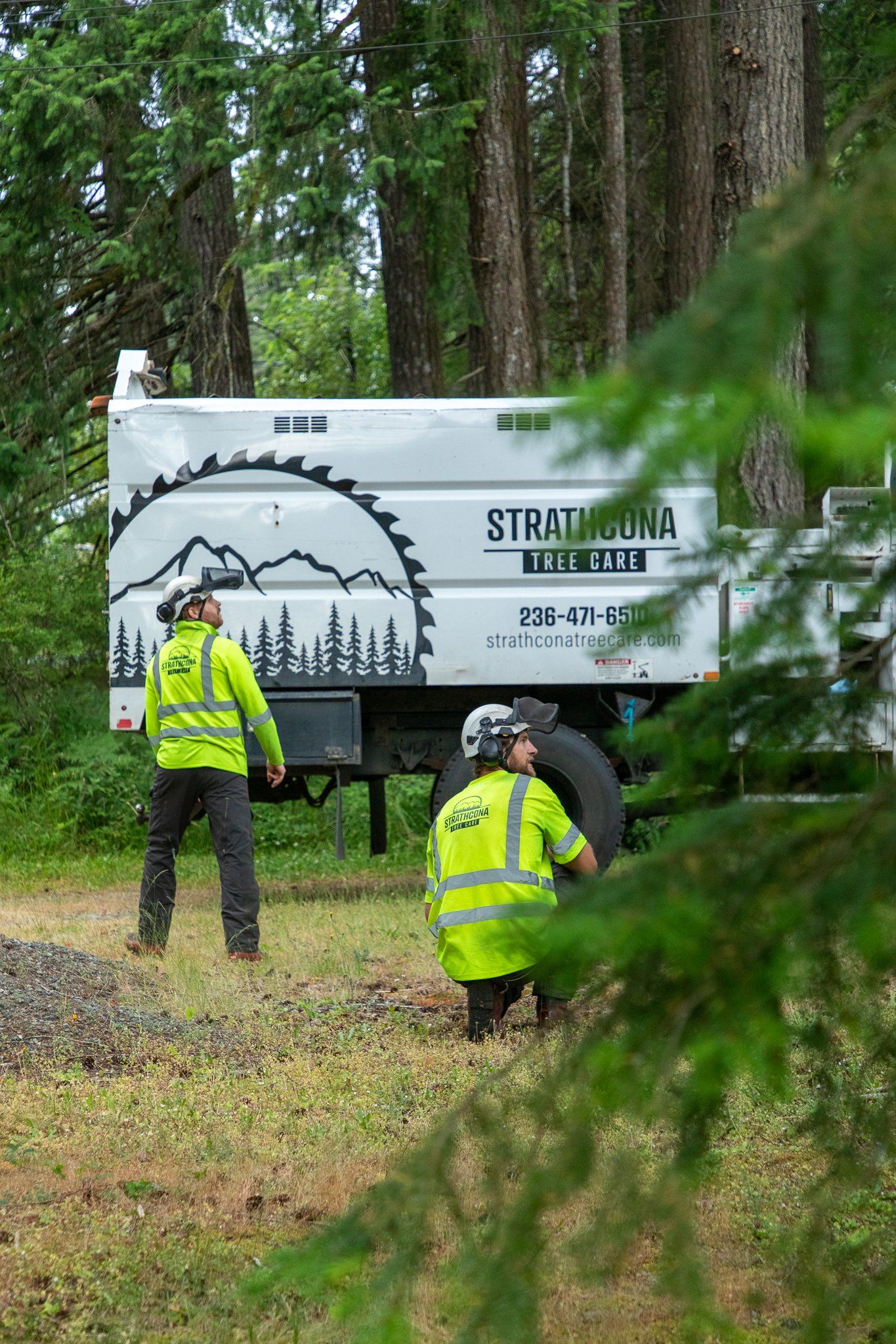 ISA Certified Arborist -  Vancouver Island - British Columbia - Strathcona Tree Care - Bucket Truck Safety Equipment