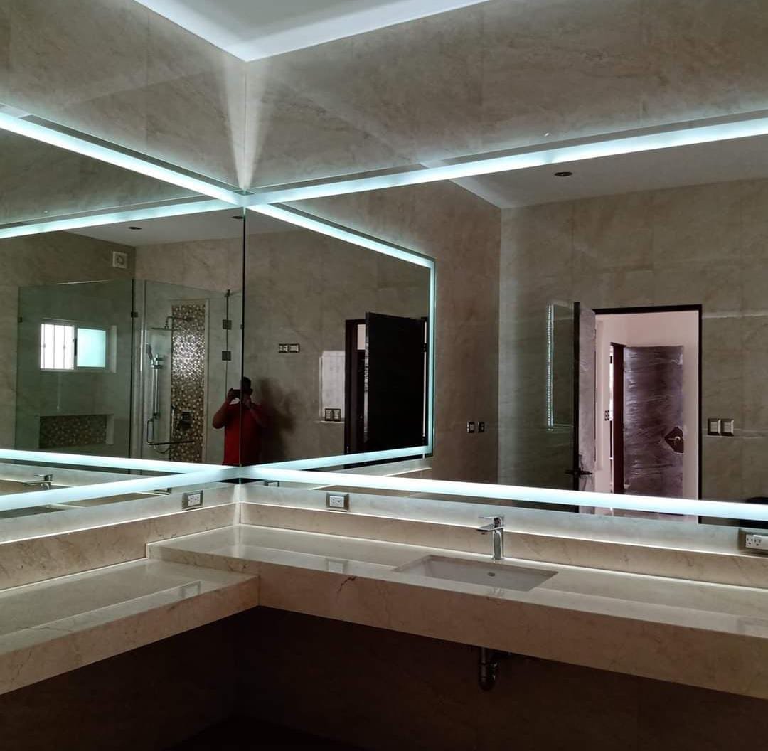 ESPEJO LED ESCUADRA DANMAN