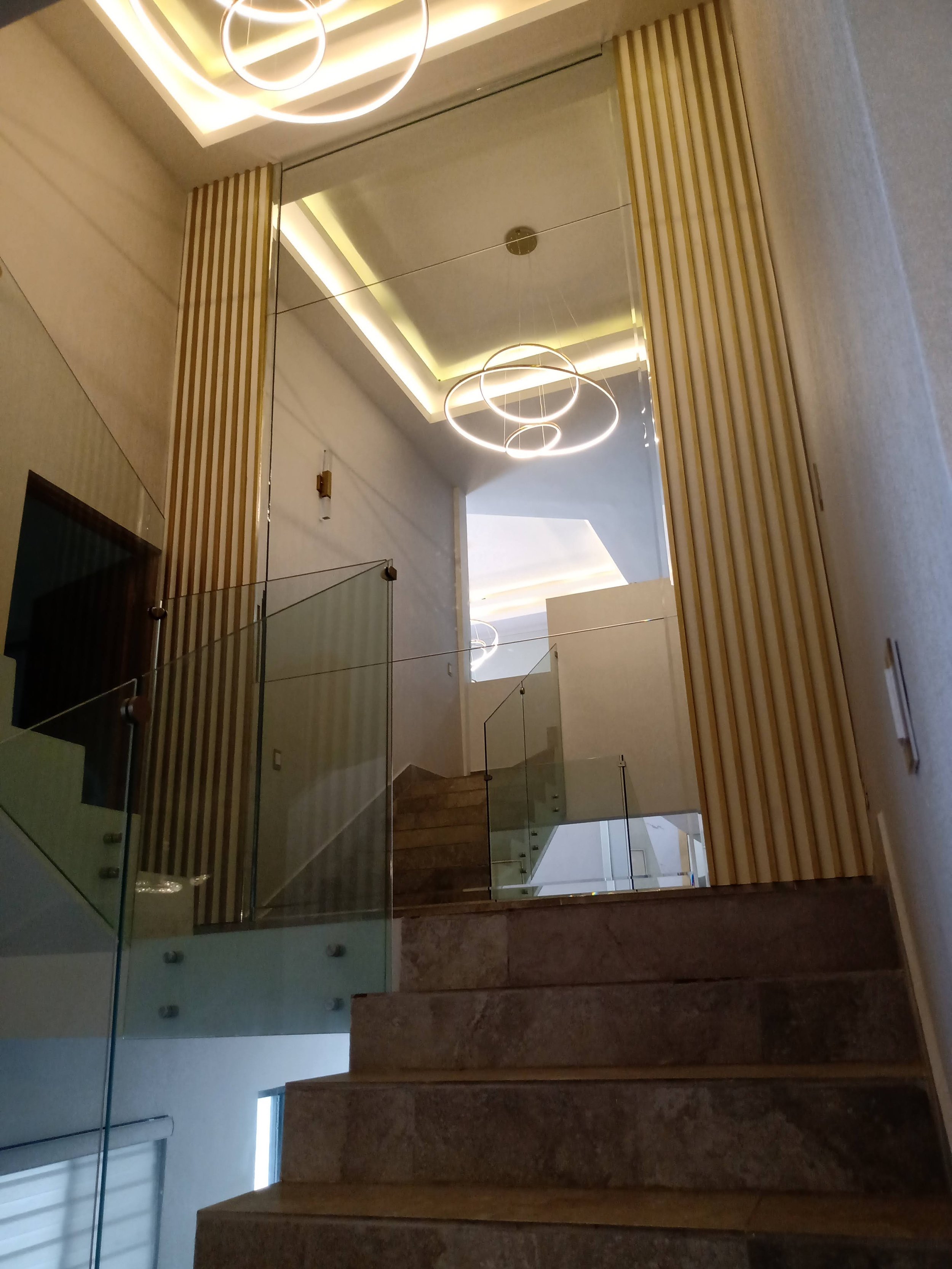 ESPEJO ESCALERA