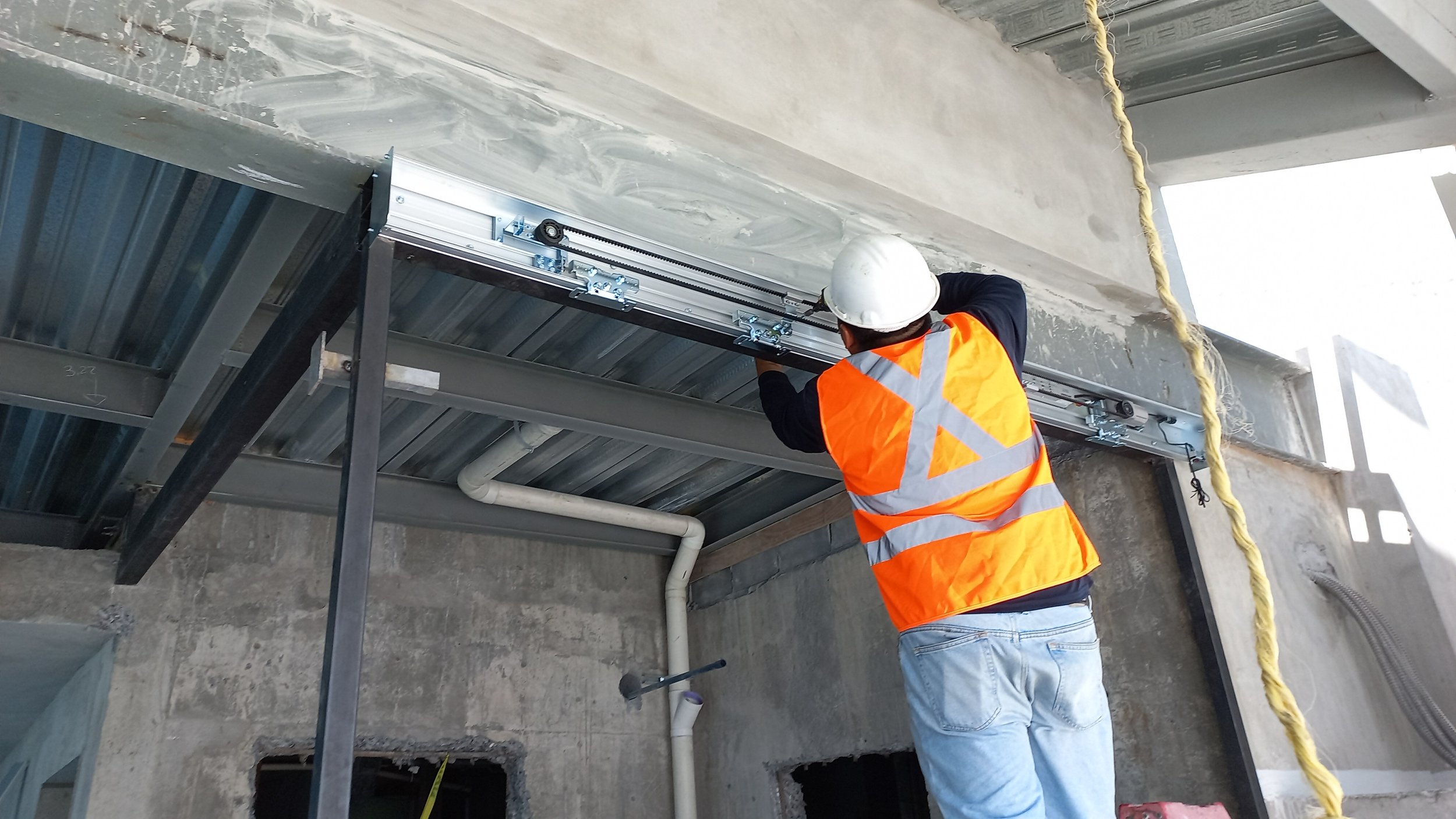 metropolitan instalacion puertas automaticas danman refuerzo
