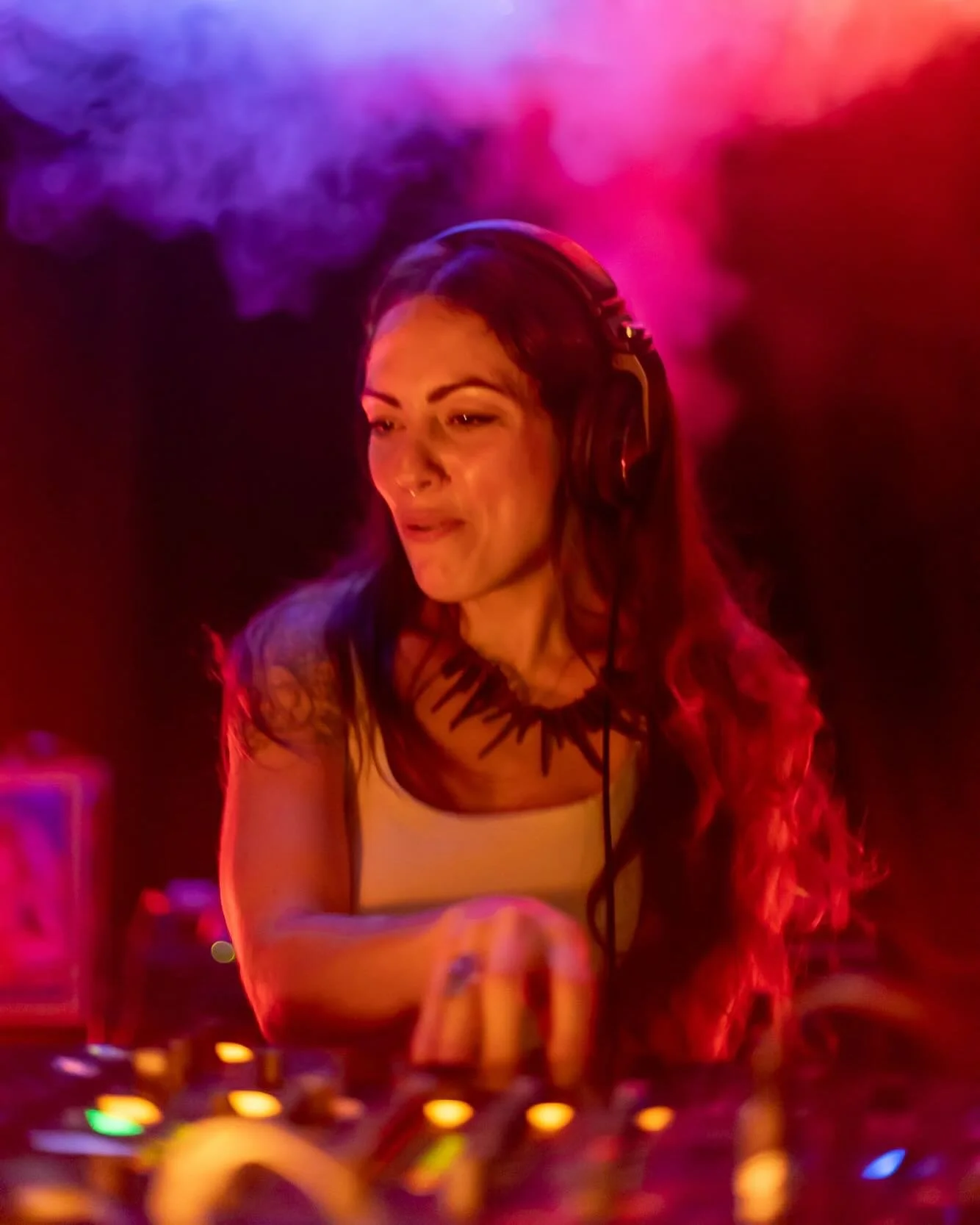 Can you feel the heavy bass line on this picture ?! 🔥💃🏻

Back this Friday at @pleinsoleil.club this amazing place I call my ecstatic dance home in MTL🪩 Can&rsquo;t wait to celebrate the light, the rebirth, life and Spring equinox with you guys! D