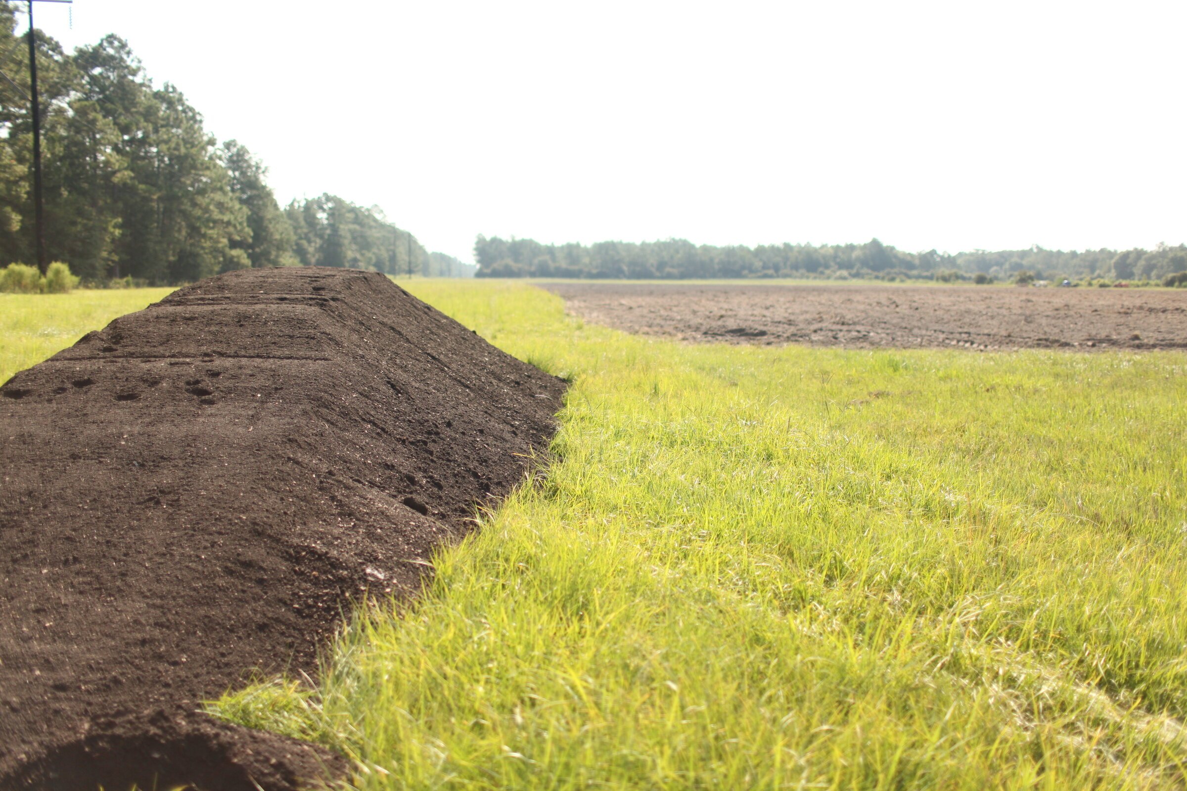 60_yards_of_farmer_d_compost_about_to_spread_on_the_farm_at_longleaf_preserve_2010.jpg