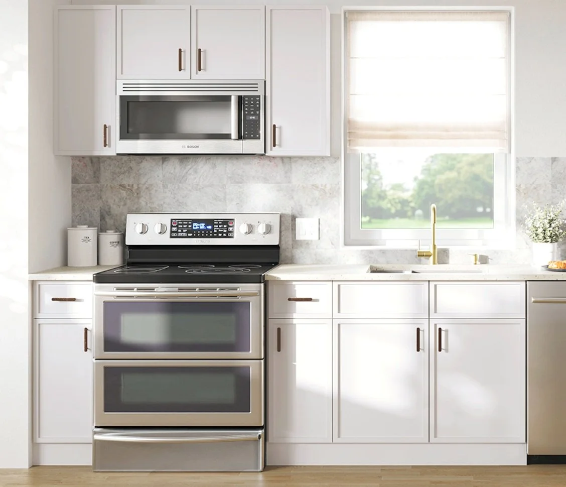 Clean Line Traditional Kitchen Remodel by Free Design Cabinets & Kitchen project photo