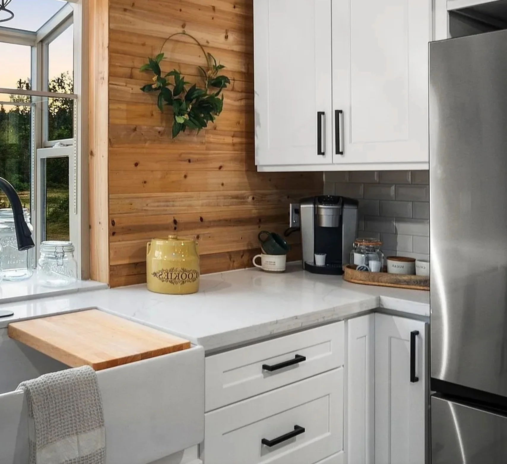 Kitchen by Free Design Cabinets & Kitchen