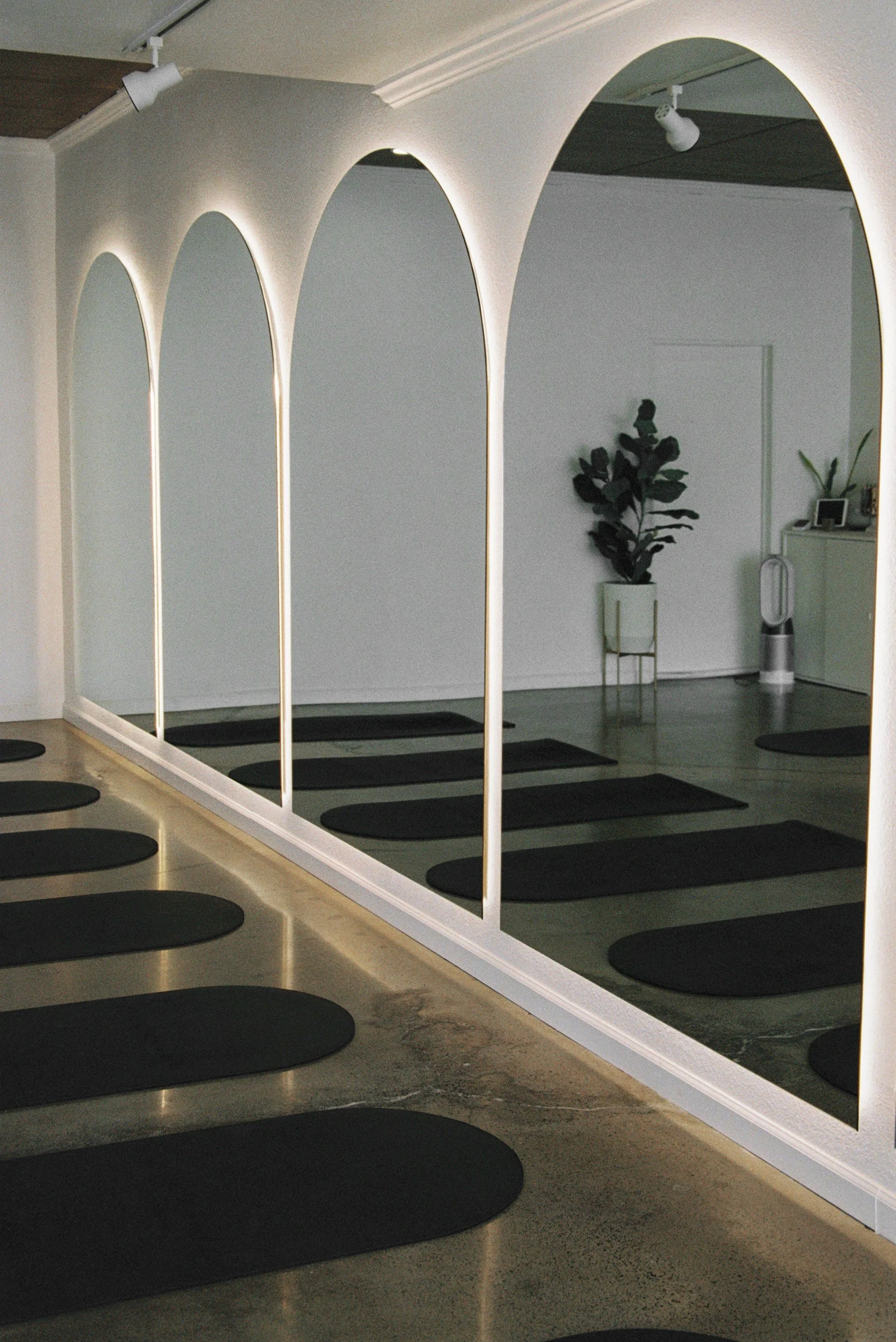 IMG2681-R01-013A.jpg