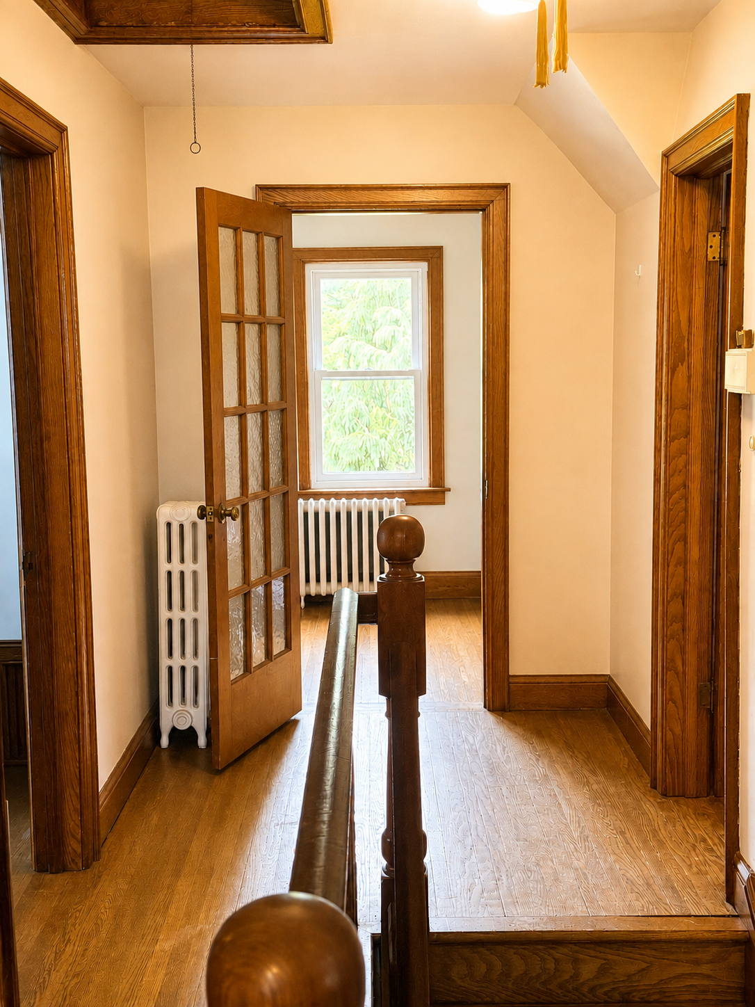 Hallway Upper Unit North Facing 55 Maple.png