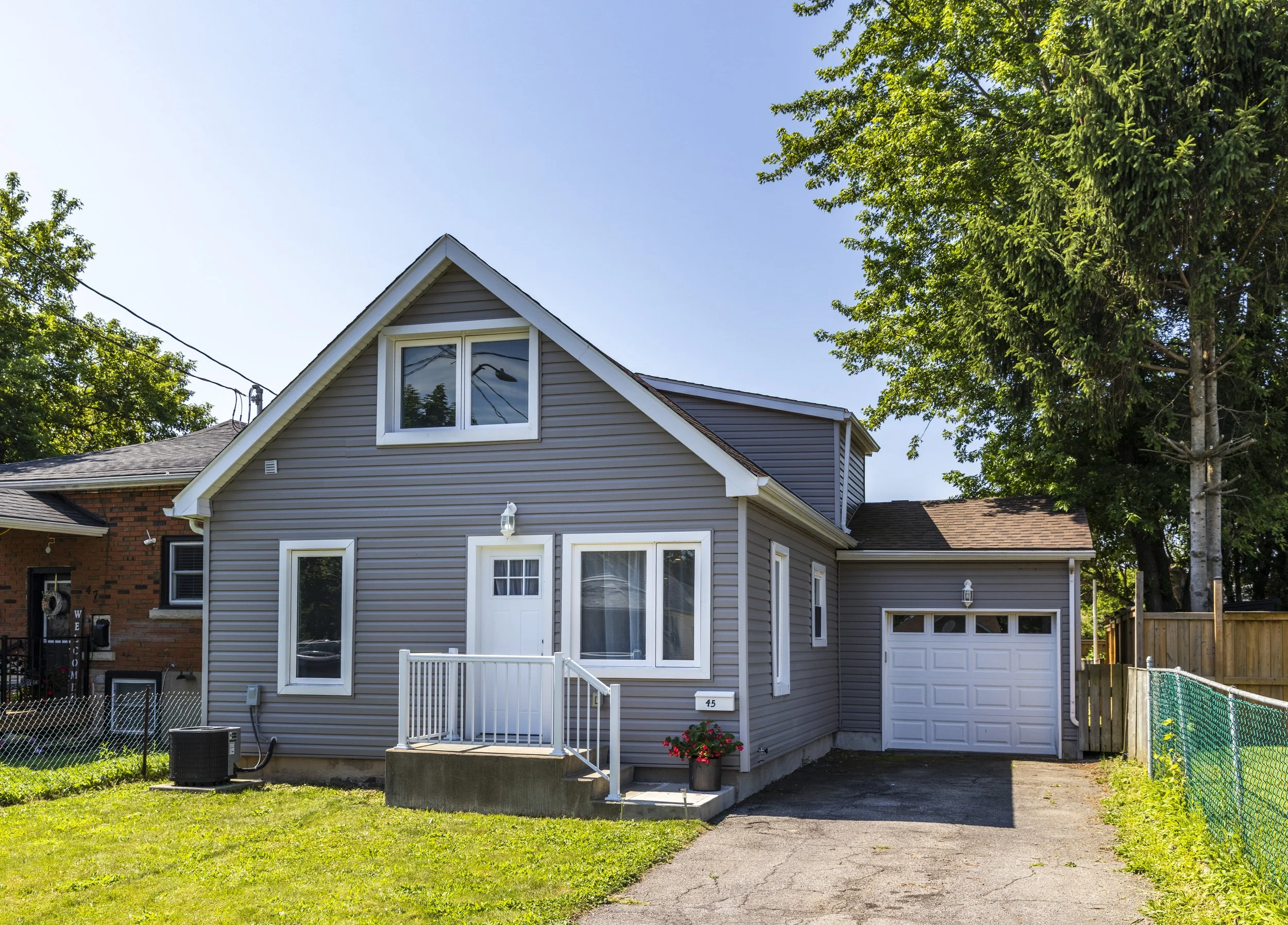 Miller Cowley Real Estate 45 Parker Street St Catharines House for Sale00011.JPG