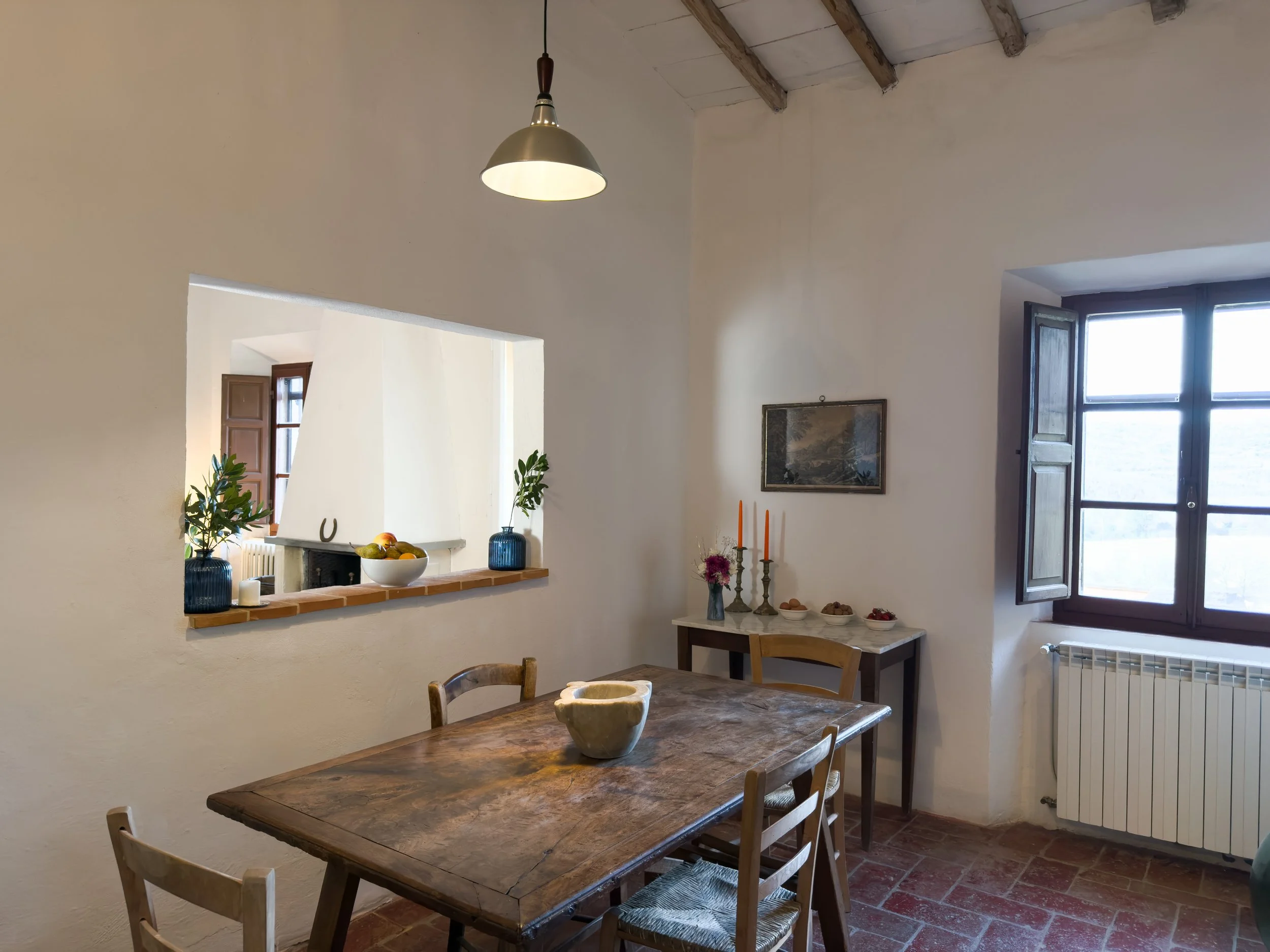 Casa_del_noce_dining_room_01.jpg