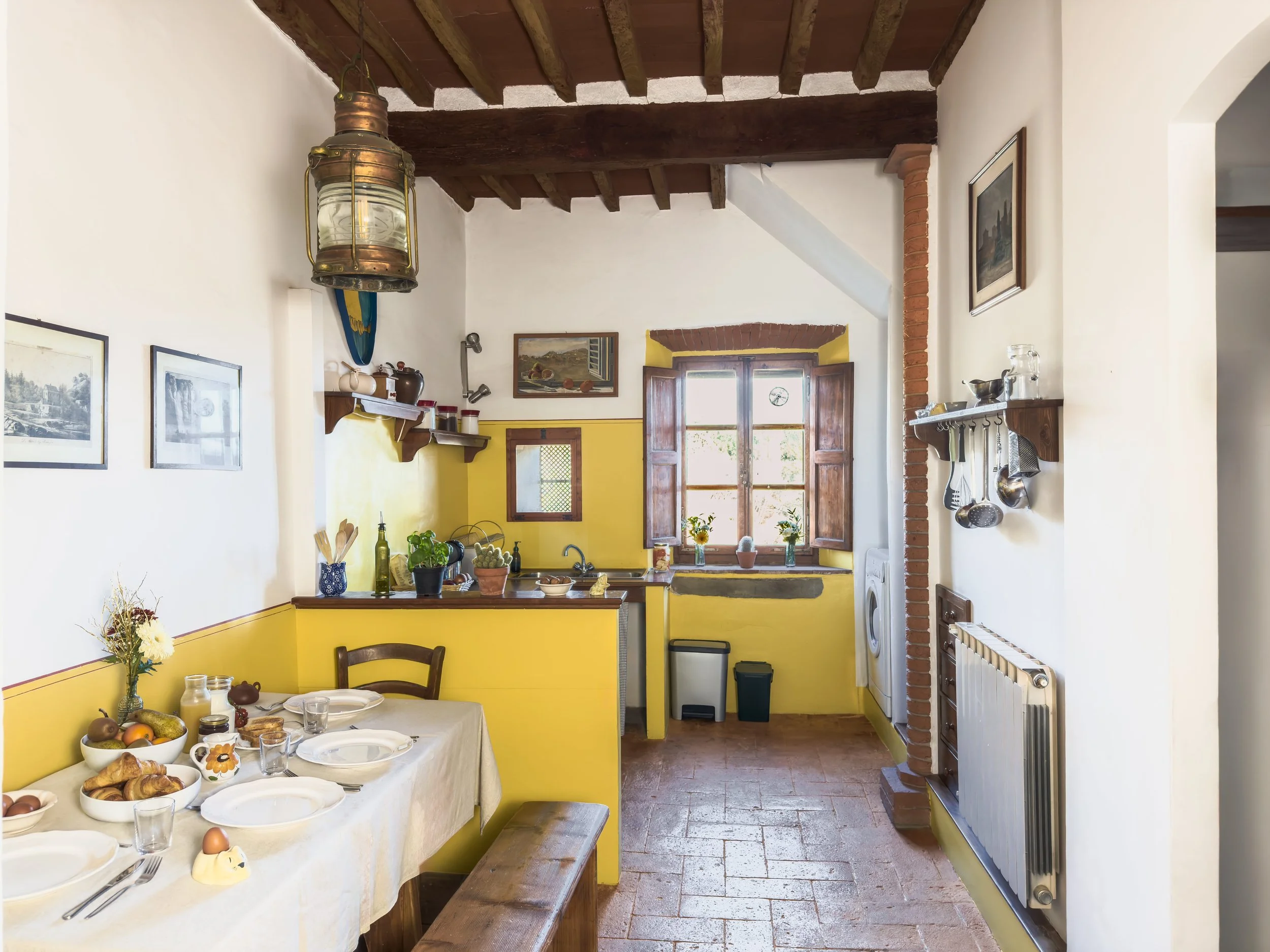 Casa_dell_alloro_kitchen_01.jpg