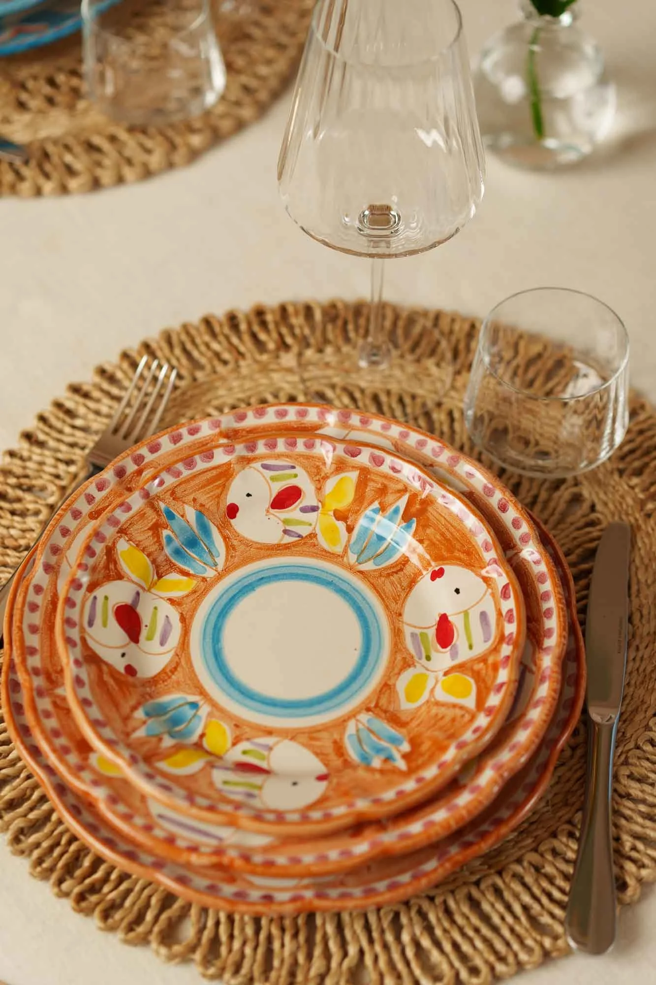 Håndmalt italiensk keramikktallerken med personlig design fra Amalfi
