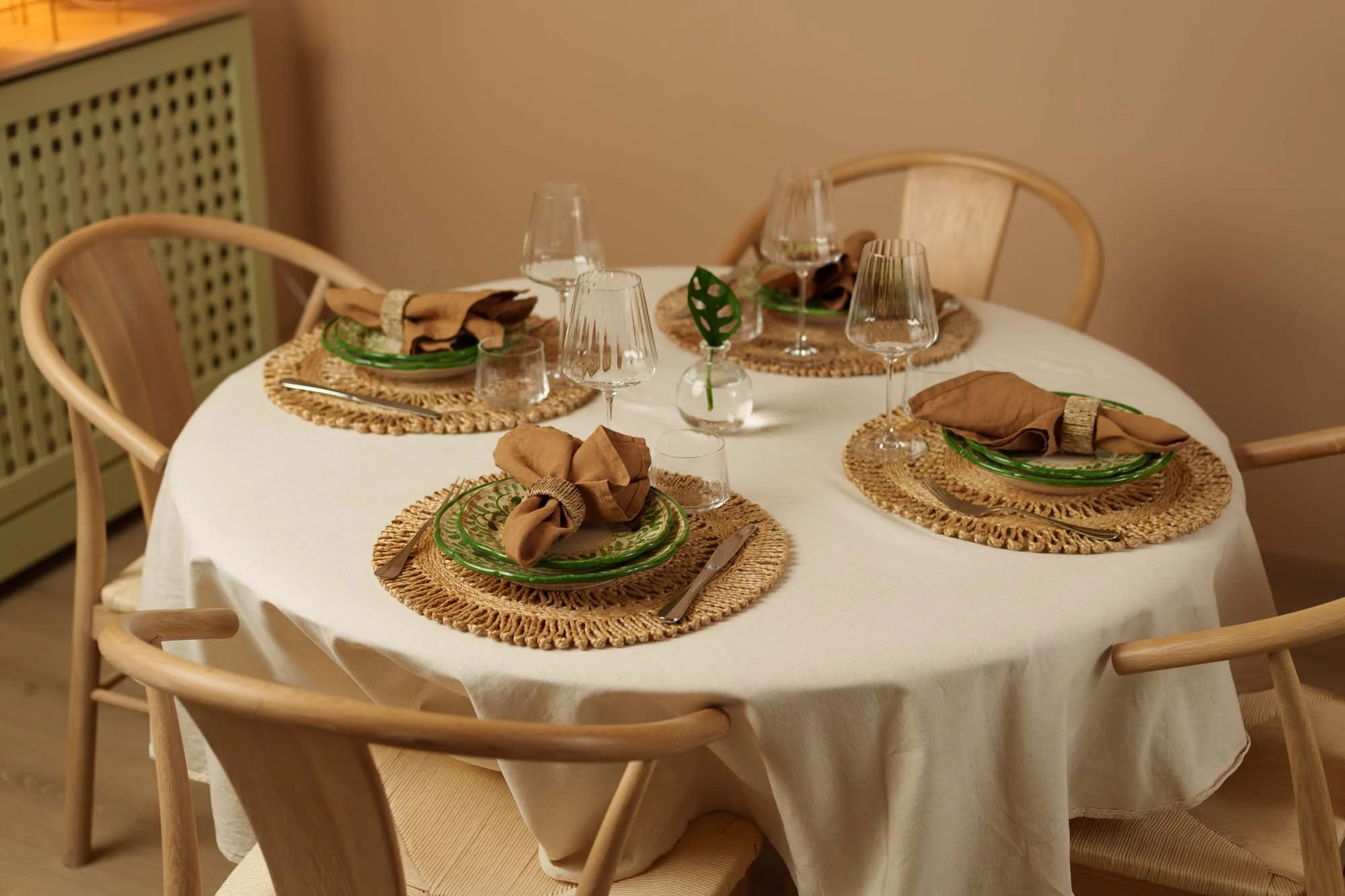 Håndmalt italiensk keramikktallerken med personlig design fra Amalfi