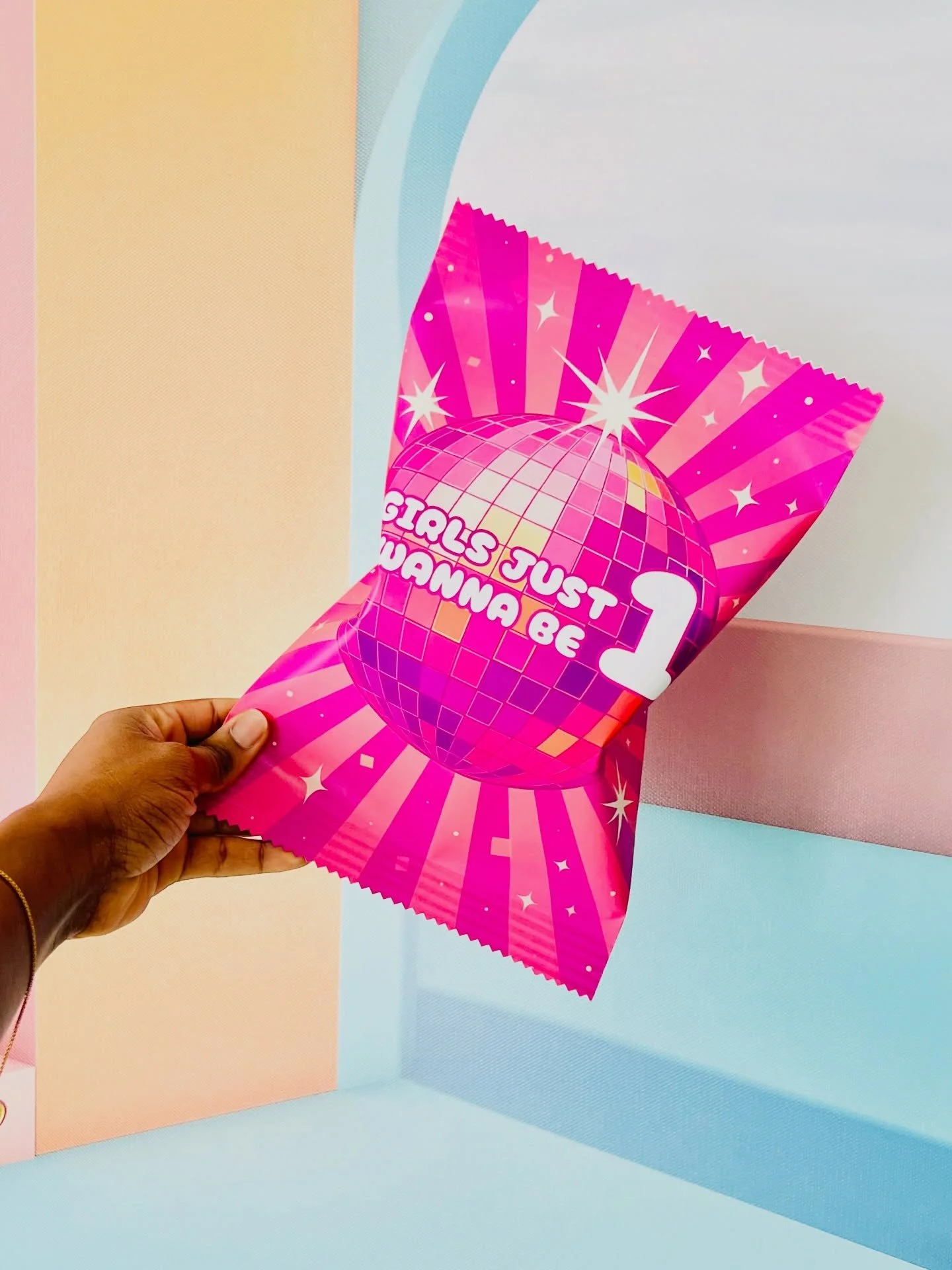 Disco ball birthday party 🪩
#disco #discoparty #birthdayparty #goodiebag #partyfavours