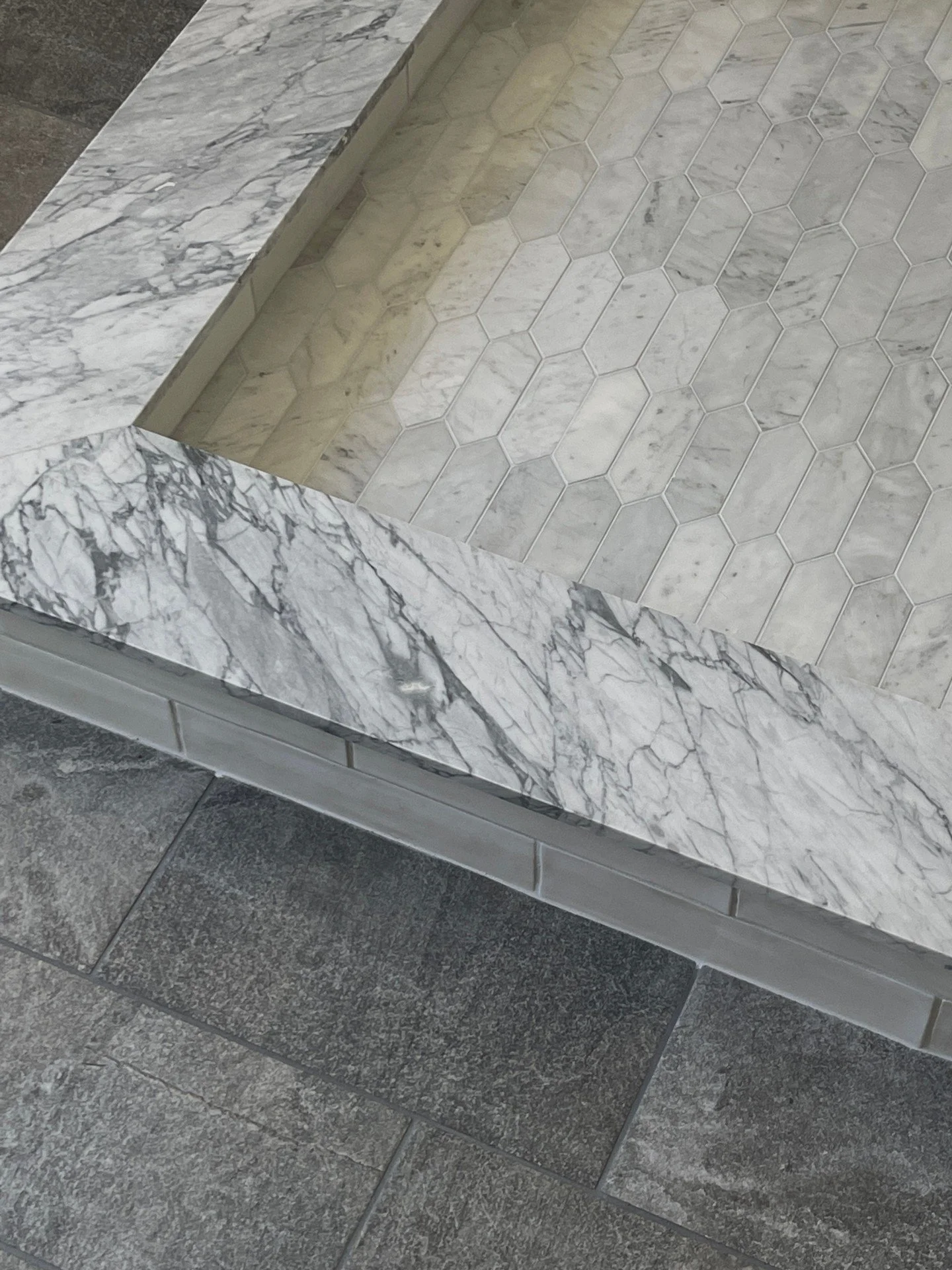marble + stone = a match made for each other 🫶🏼