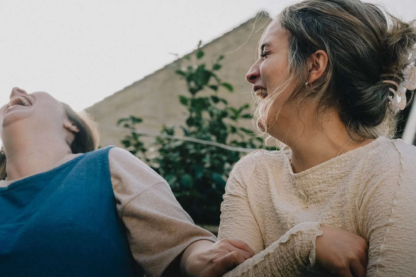 🌻👯&zwj;♀️🌻
.
.
.
.
.
.
.
#engagementshoot #candid #weddingvideo #weddingvideography #weddingvideographer #ukweddingvideographer #worcesterweddingvideographer #dorsetweddingvideographer #lensculture #documentaryweddingvideographer #weddingphotograp