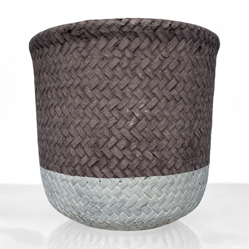 white bottomed basket