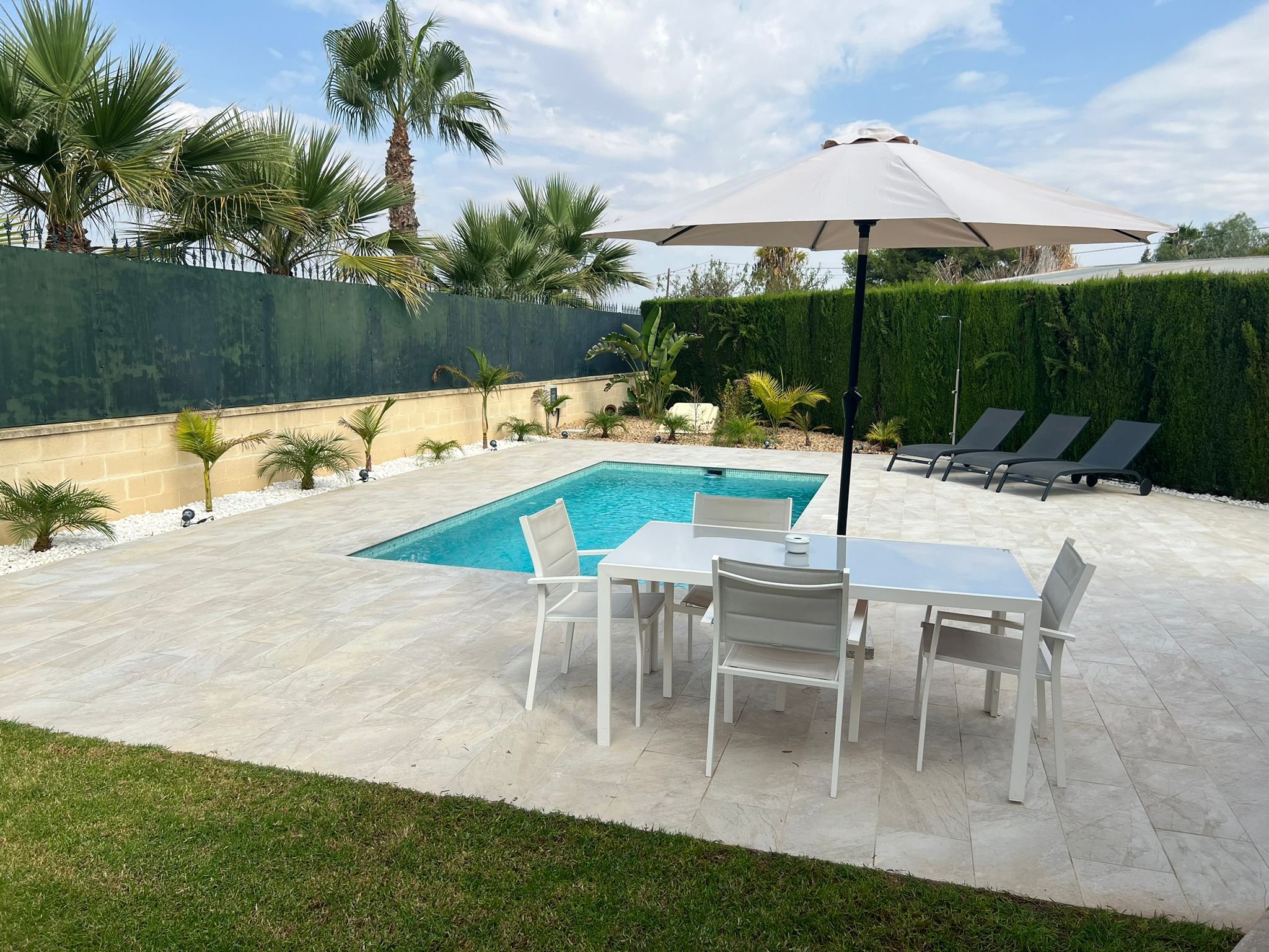 piscina bungalow elche