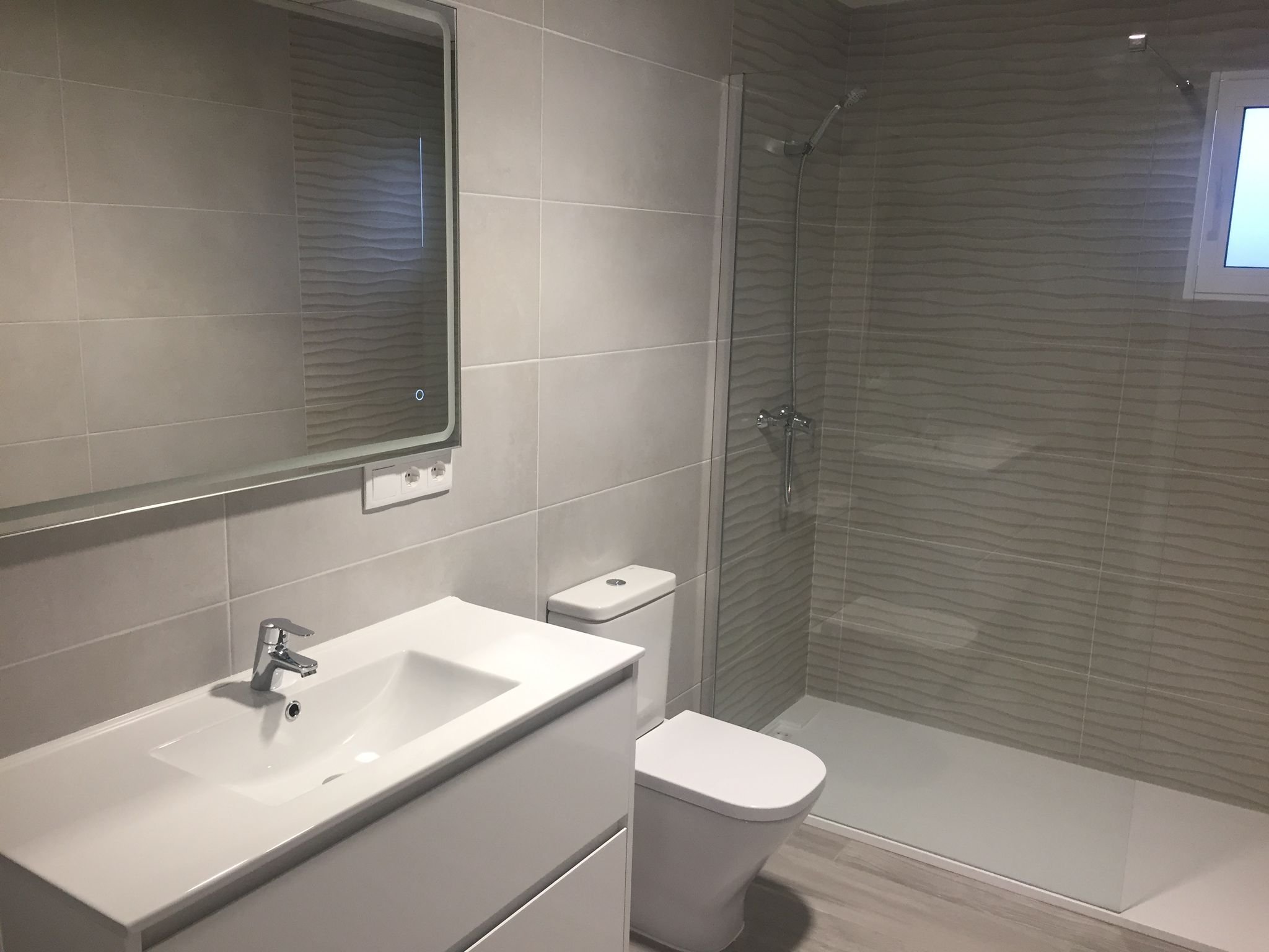 baño nuevo bungalow elche