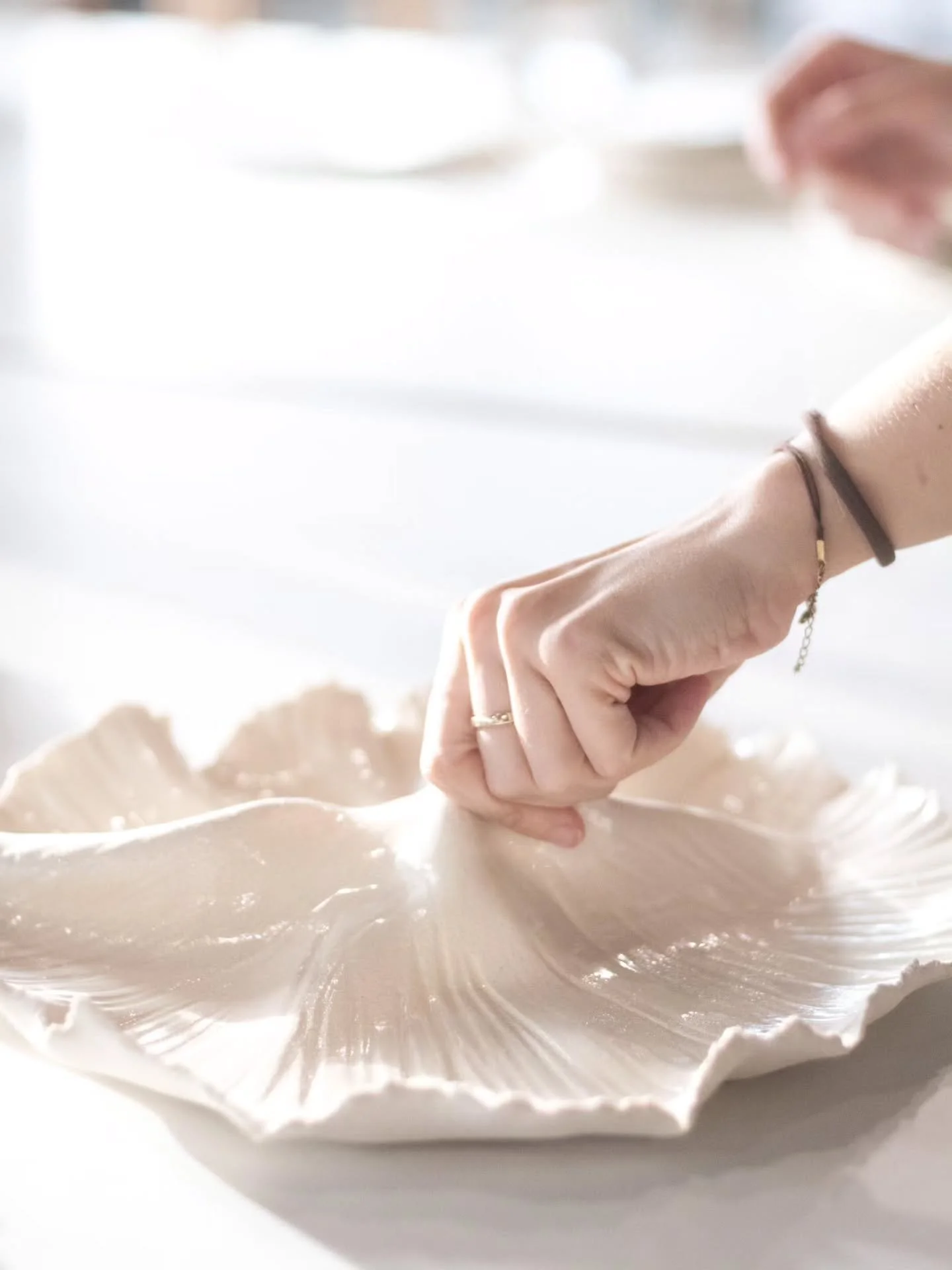 Let me in with my camera, and nothing escapes the frame. A short reportage from my visit to an amazing pottery studio created by my family in Hamburg.