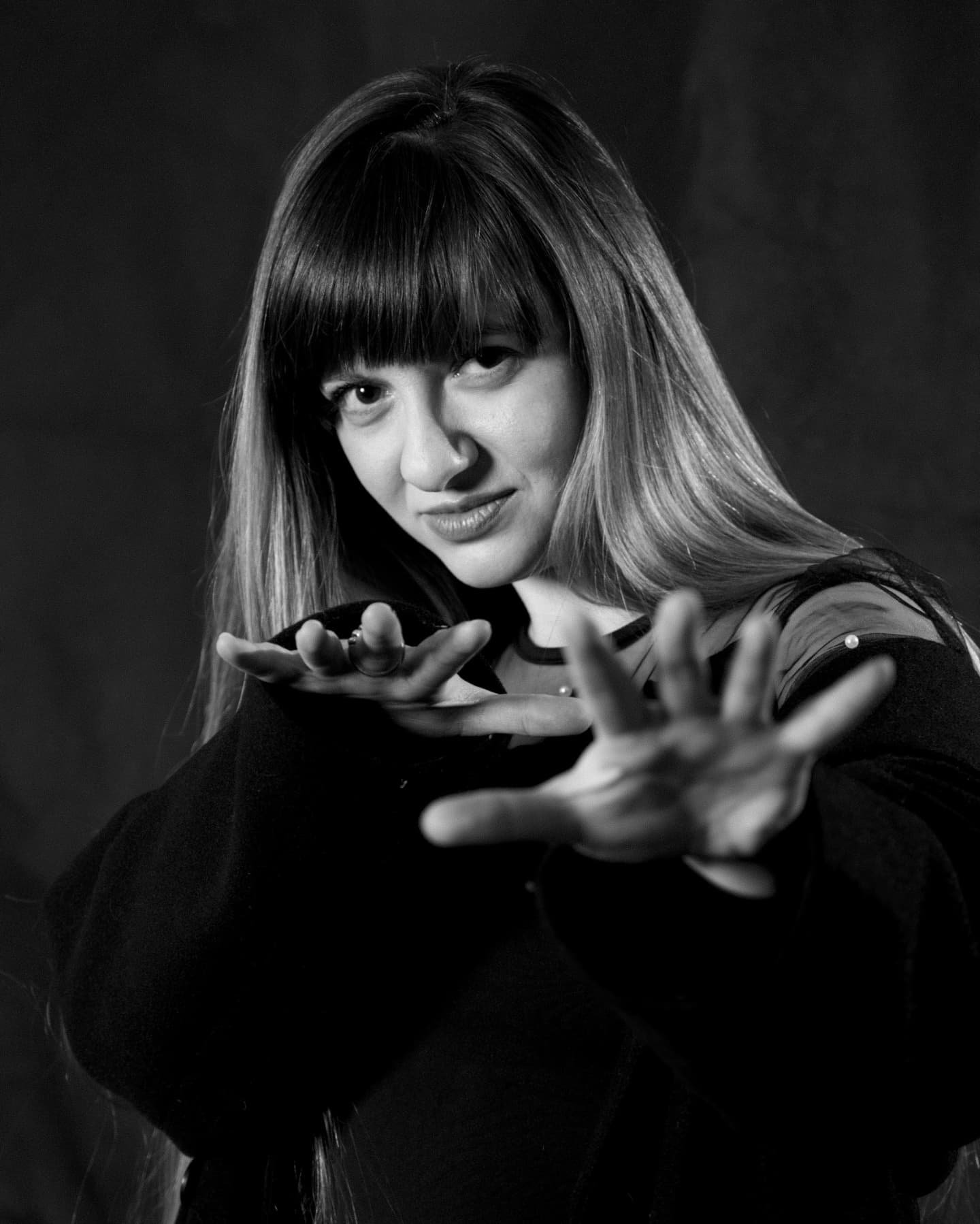 Odwiedziła mnie Wercia ostatnio i opr&oacute;cz nadrabiania ploteczek zrobiliśmy kilka portret&oacute;w. Podobają się? To:

Tylko do końca tygodnia możecie jeszcze mnie odwiedzić na sesję w starym studio. Portrety, fotografia kobieca czy sesje rodzin