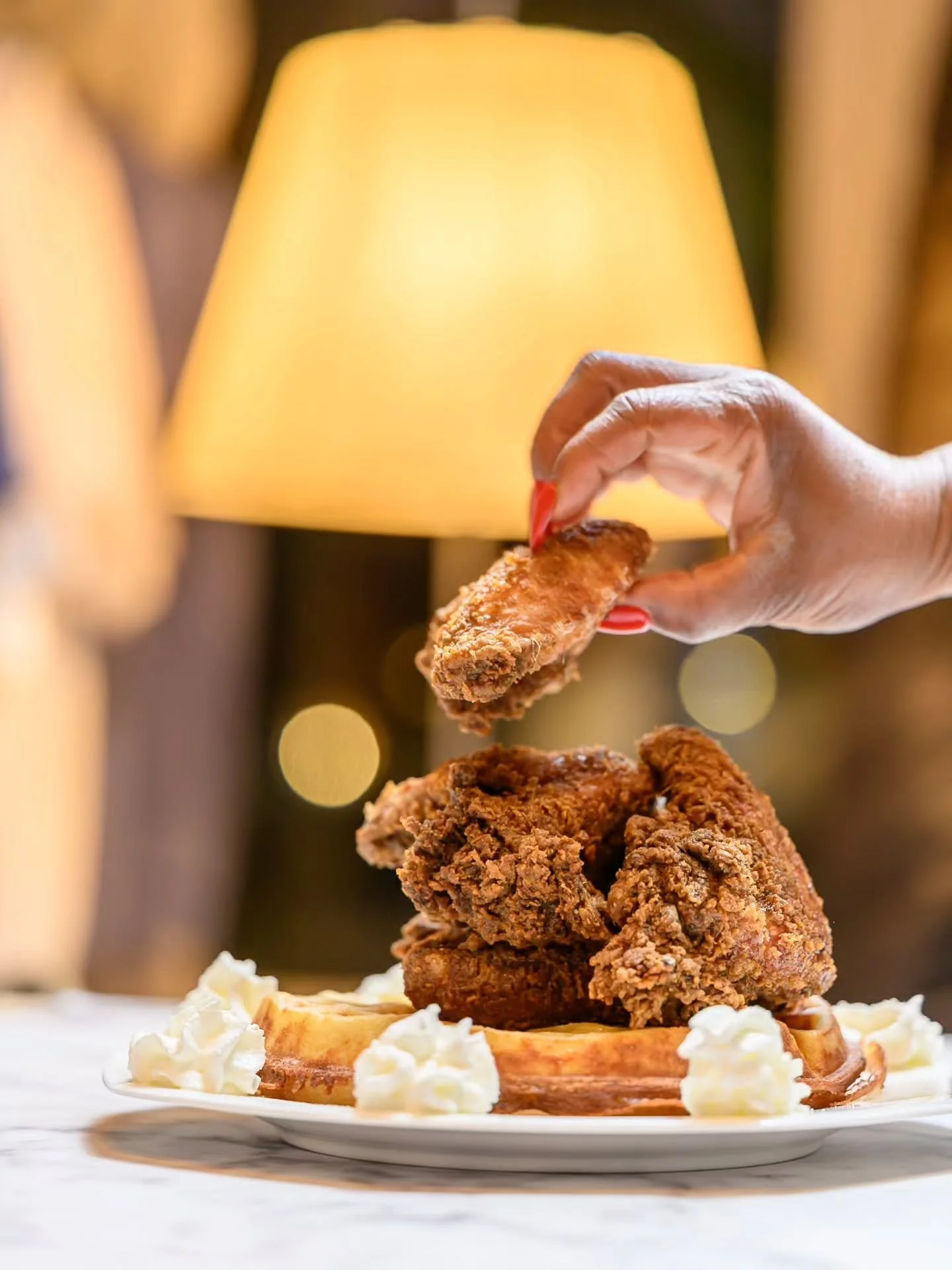 Chicken waffles, how crazy sweet is that?
Visit @jamericanfood in Berlin to taste it!

#foodiesberlin #FoodPhotography #foodberlin #foodberliner #foodiesberlin