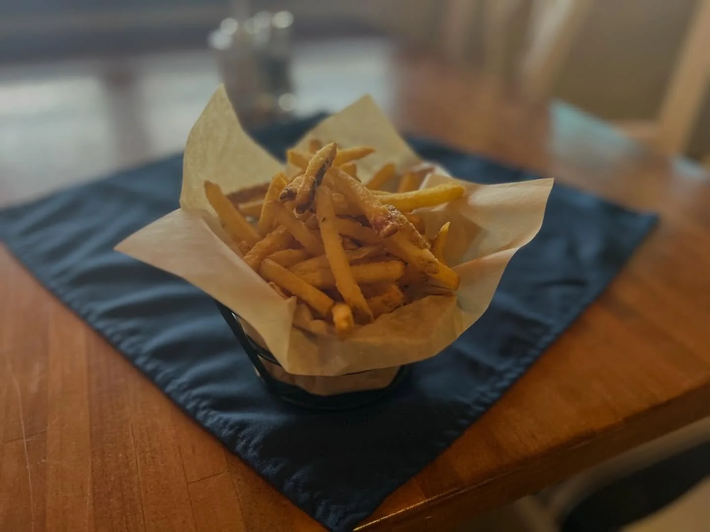 The secret on the Island is out&hellip;The Pub has French Fries&hellip;come check them out 👀

What is your favorite French Fry dip?? 

#thepubonmadelineisland  #frenchfries #islandvibes #favoritefrenchfrydip