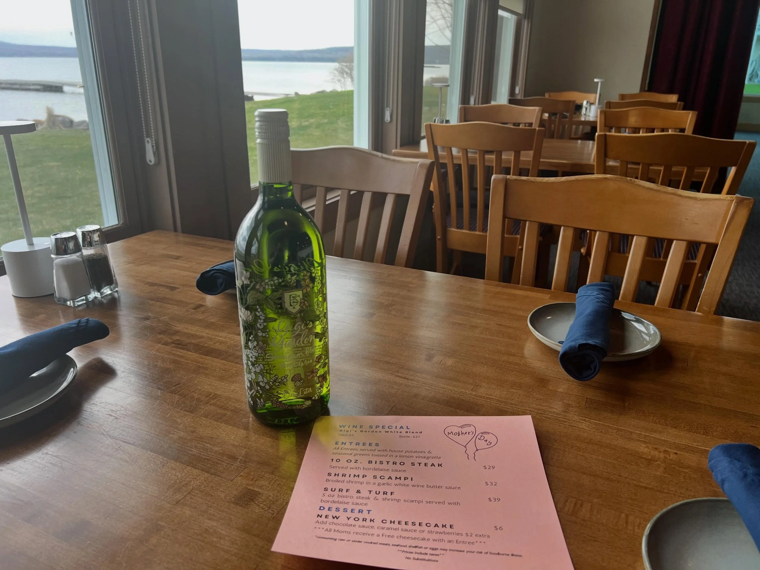 Happy Mother&rsquo;s Day! From the Pub crew.  Although the pizza oven is not available, we have other great options! Dinner starts at 5pm.

#mothersdayspecial❤️ #thepubonmadelineisland  #islandlife