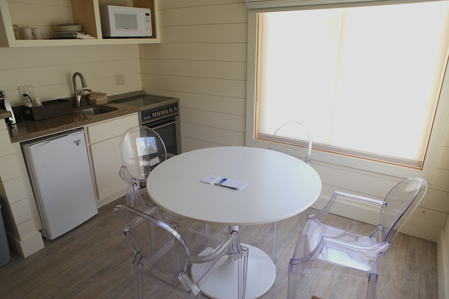 dining and kitchenette.png