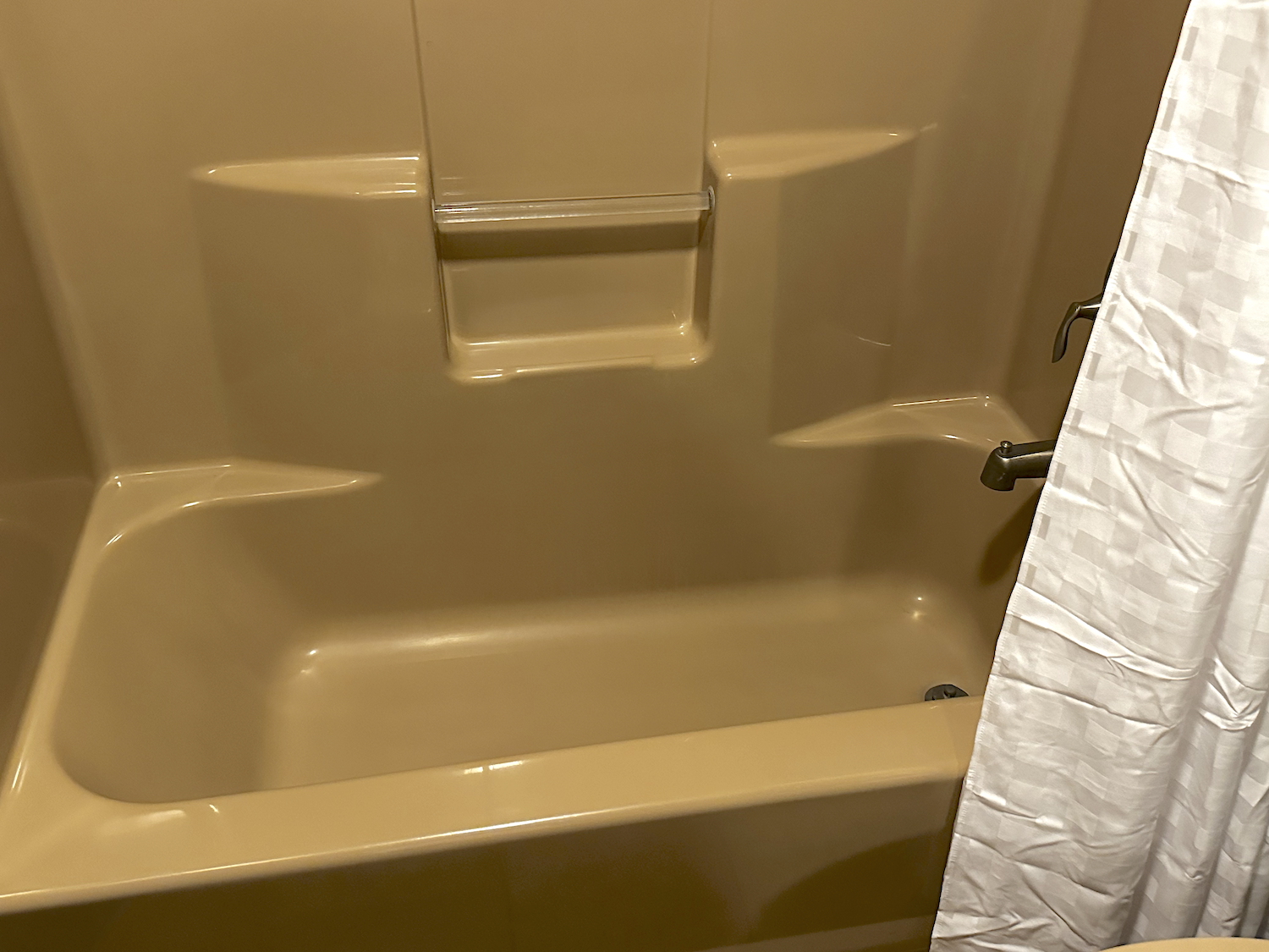 tub with shower.png
