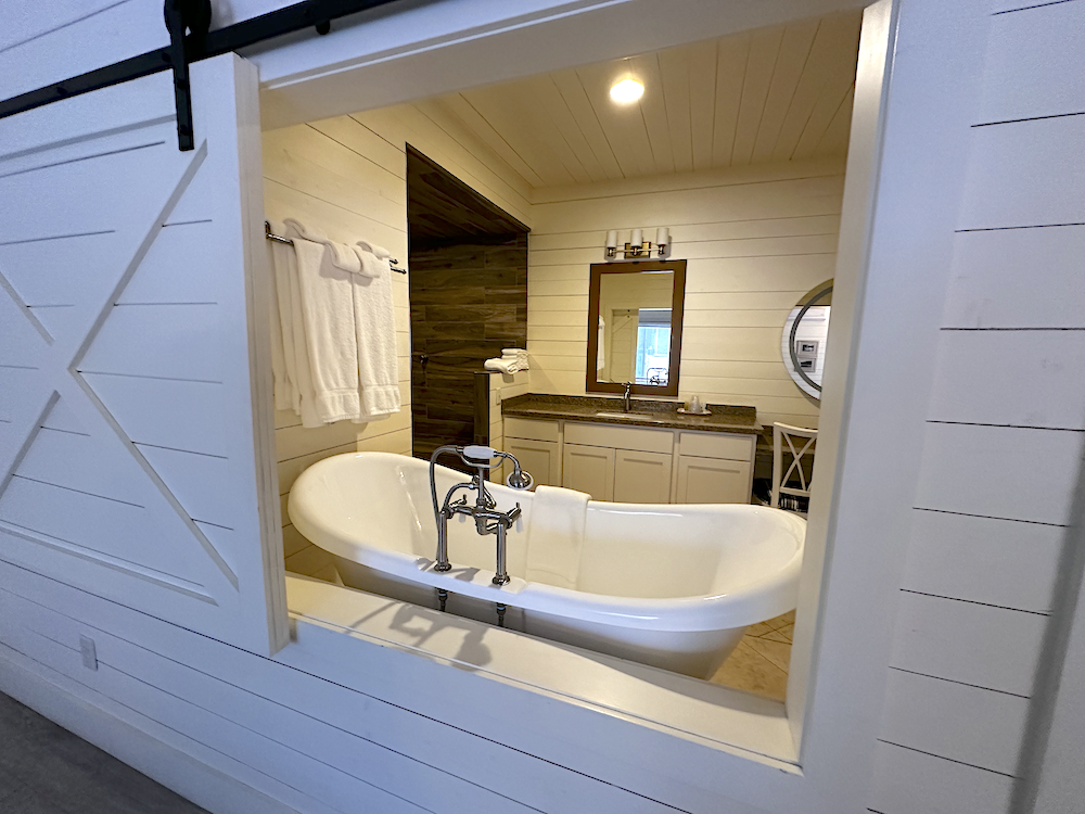 from suite to bath.png