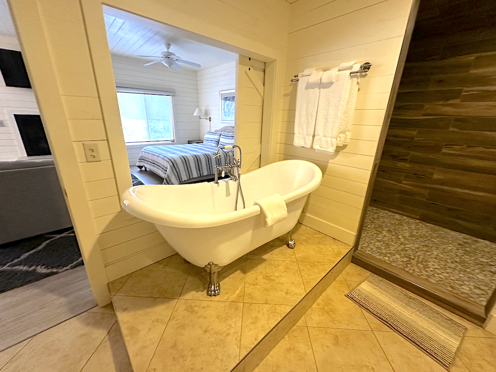 from bath to suite.png