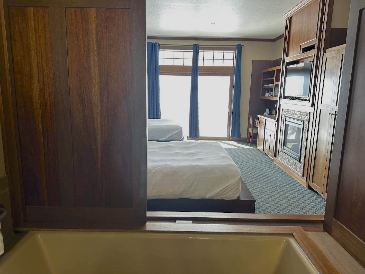 Room 401 thru bath.png