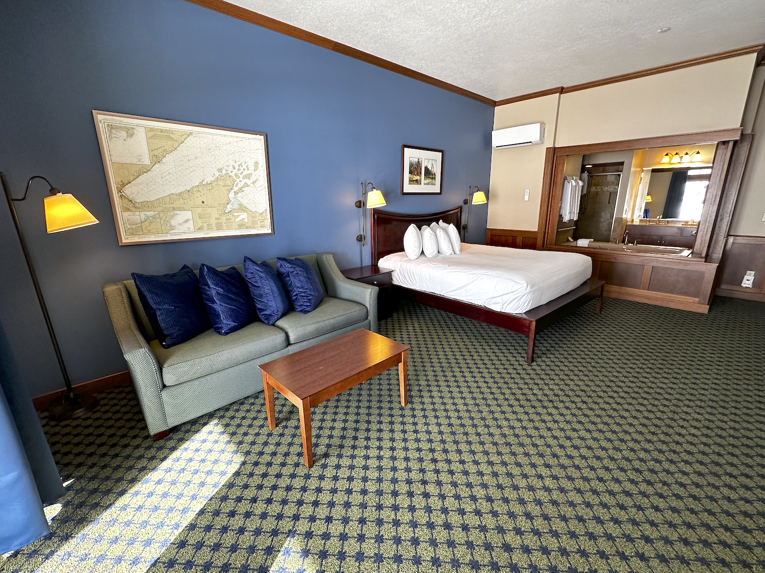 Room 402 view to bath.png