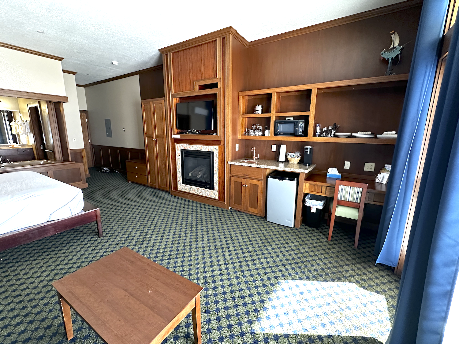 Room 402 fireplace wall.png