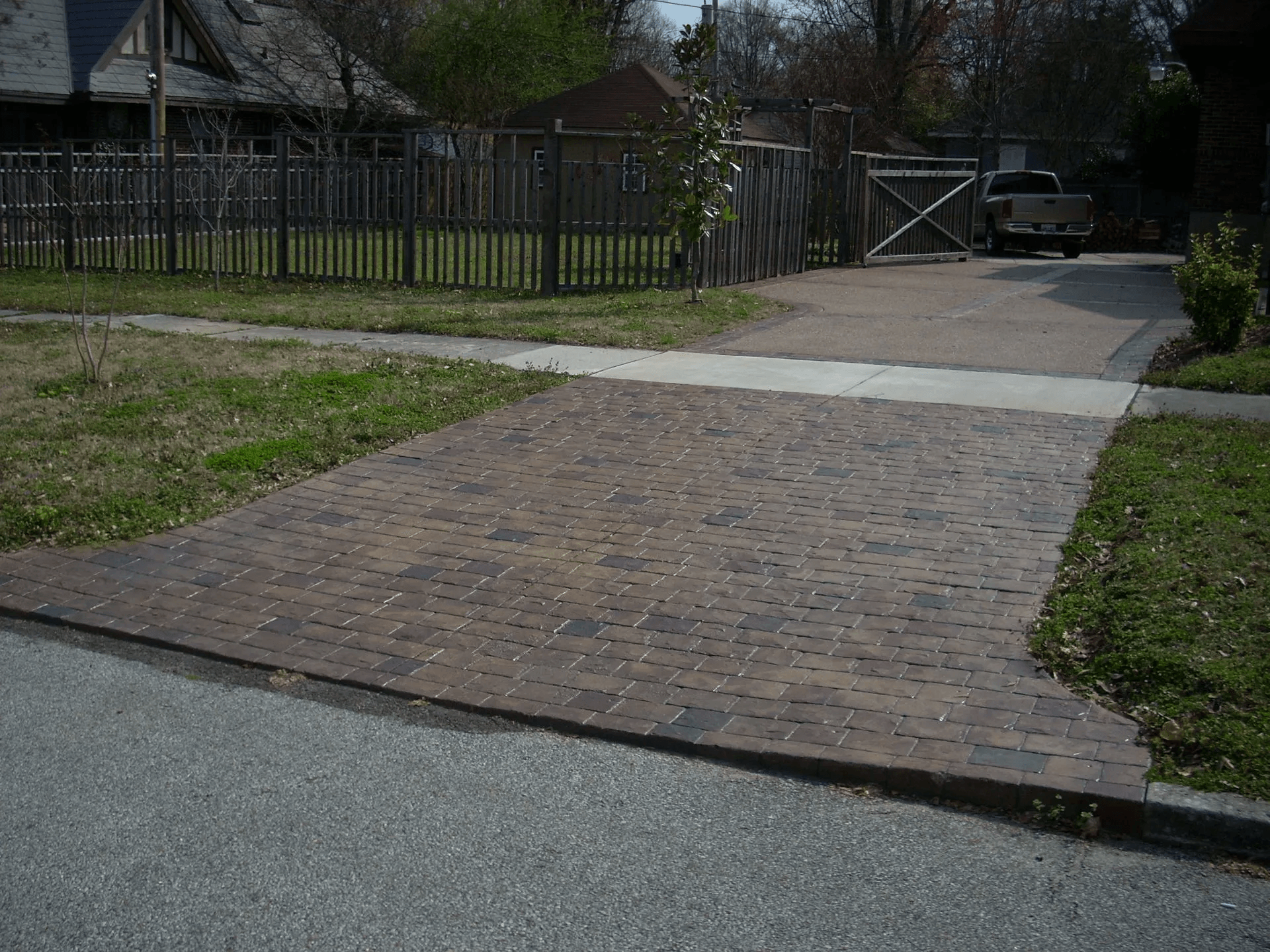 baltz-and-sons-concrete-gallery-driveway(40)-1920w.png