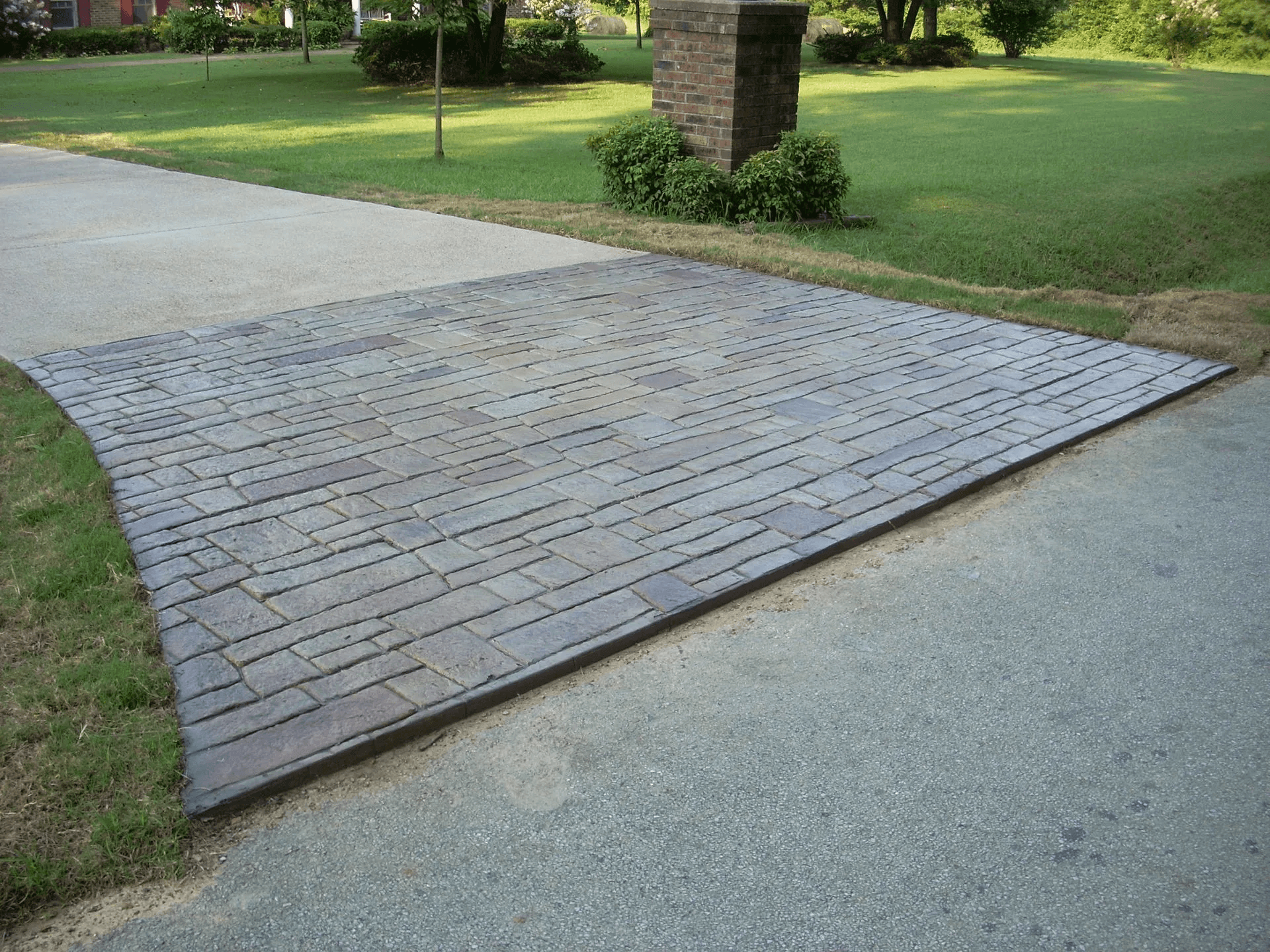 baltz-and-sons-concrete-gallery-driveway(37)-1920w.png