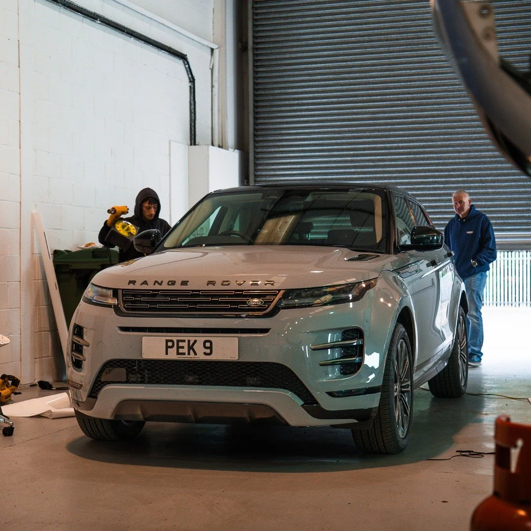 We wrapped the roof on this Range Rover Evoque in gloss black &mdash; clean, simple, and it completely changes the look 🔥

And as you can see, we like to have a bit of fun while we work 😎

East Coast Customs&rsquo; very own Charlie&rsquo;s Angel ri