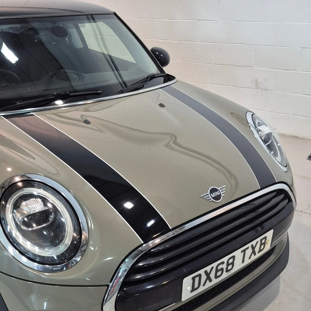 This Mini came in for a fresh set of stripes up the bonnet, finished off with white pinstripes down each side to make them really pop 🔥
A clean, classic look that adds just the right amount of style without overdoing it 👌