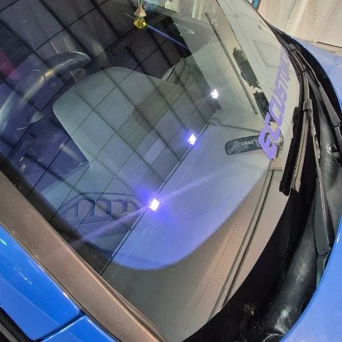 Here we have a returning customer who originally came in for a roof wrap&hellip; and then couldn&rsquo;t resist coming back for more 😎

This time they went for a blue chameleon windscreen tint and some fresh East Coast Customs decals to finish it of